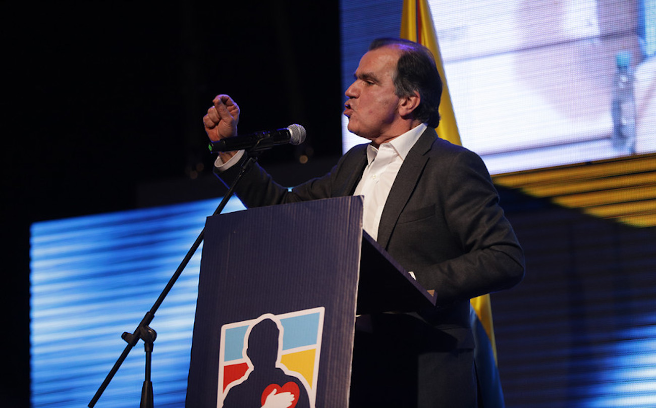 Óscar Iván Zuluaga durante una convención del Centro Democrático que lo proclamó como candidato presidencial del partido (nov/21). Foto: Colprensa - Mariano Vimos