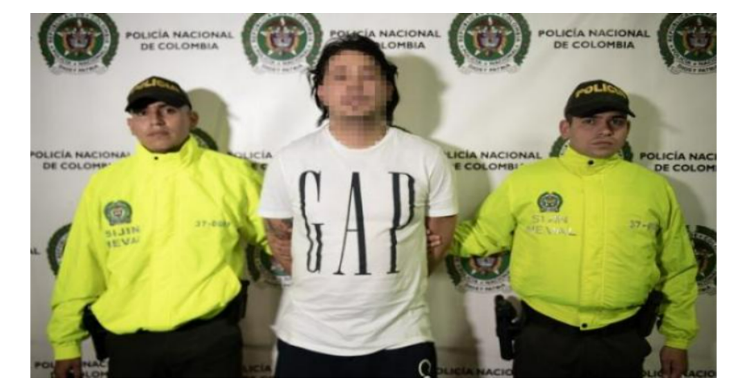 Las autoridades capturaron a Mono Paisa en un establecimiento comercial en el barrios Laureles en Medellín, Antioquia. Crédito: Policía Nacional