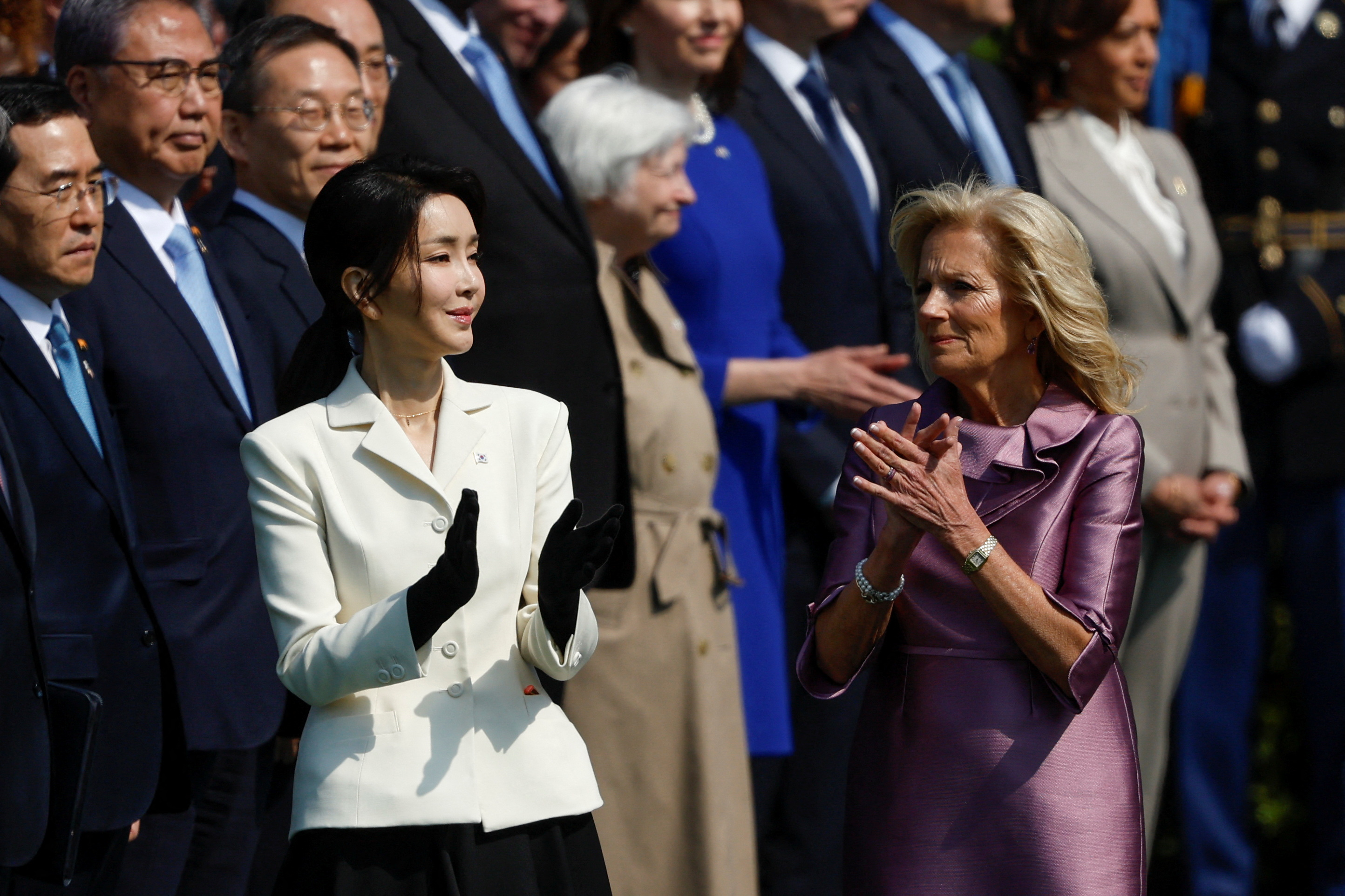 Las primeras damas Jill Biden y Kim Keon (REUTERS/Jonathan Ernst)