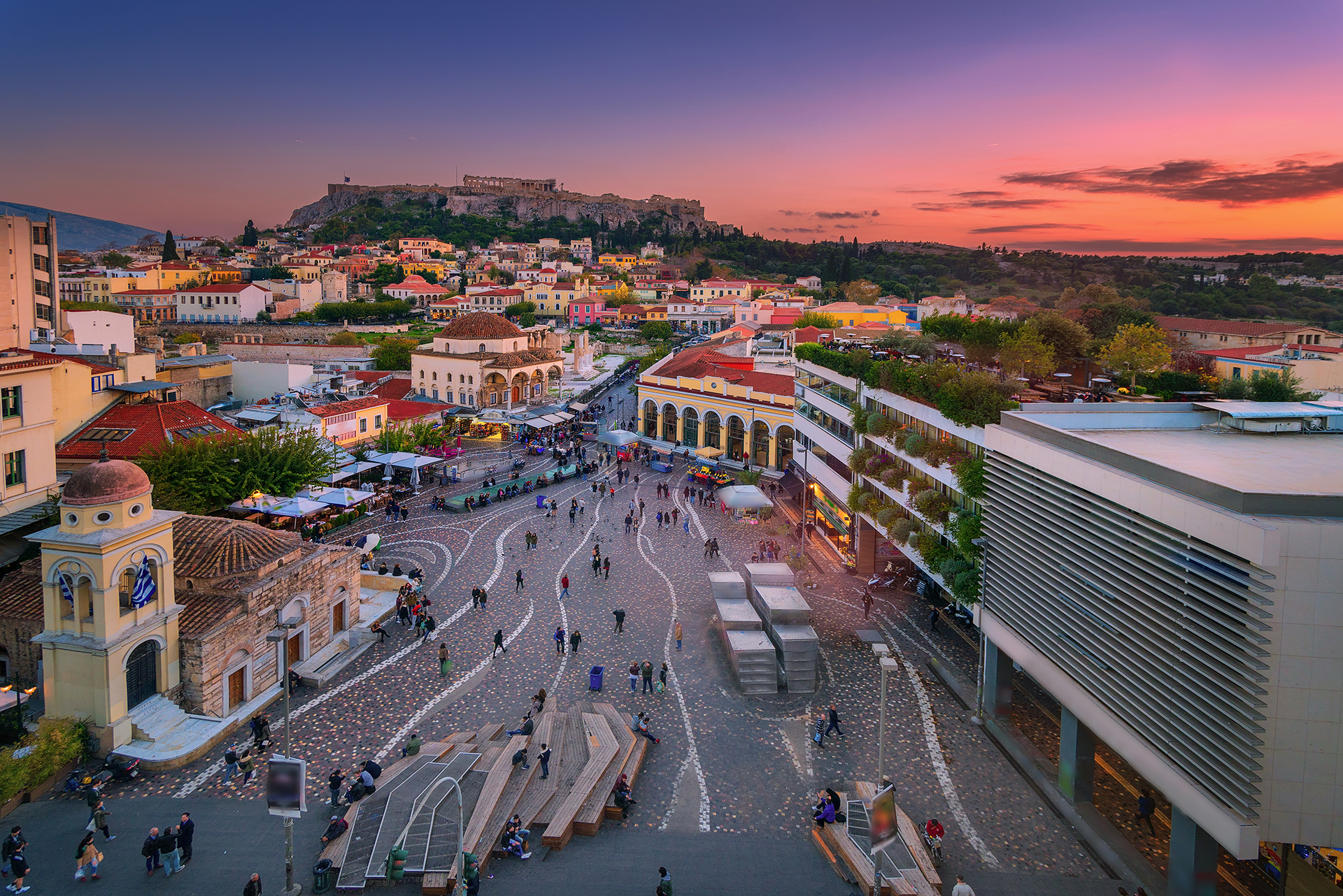 Atenas es solo una de las dos ciudades en la lista que registra aumentos en los costos de alojamiento desde marzo, aunque lo compensa con bajos costos en otros lugares