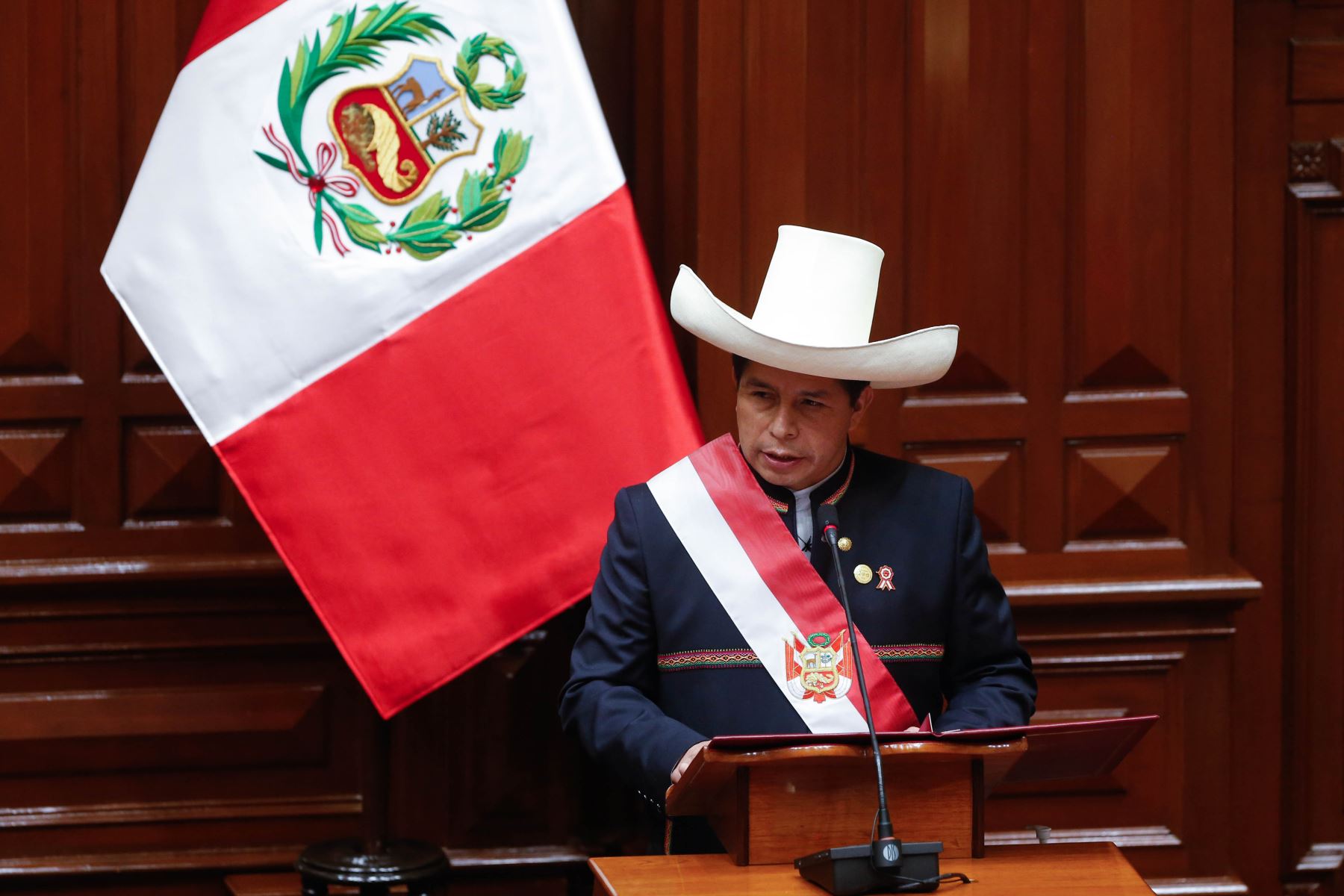 Pedro Castillo evalúa asistir al Congreso para responder denuncia por traición a la patria 