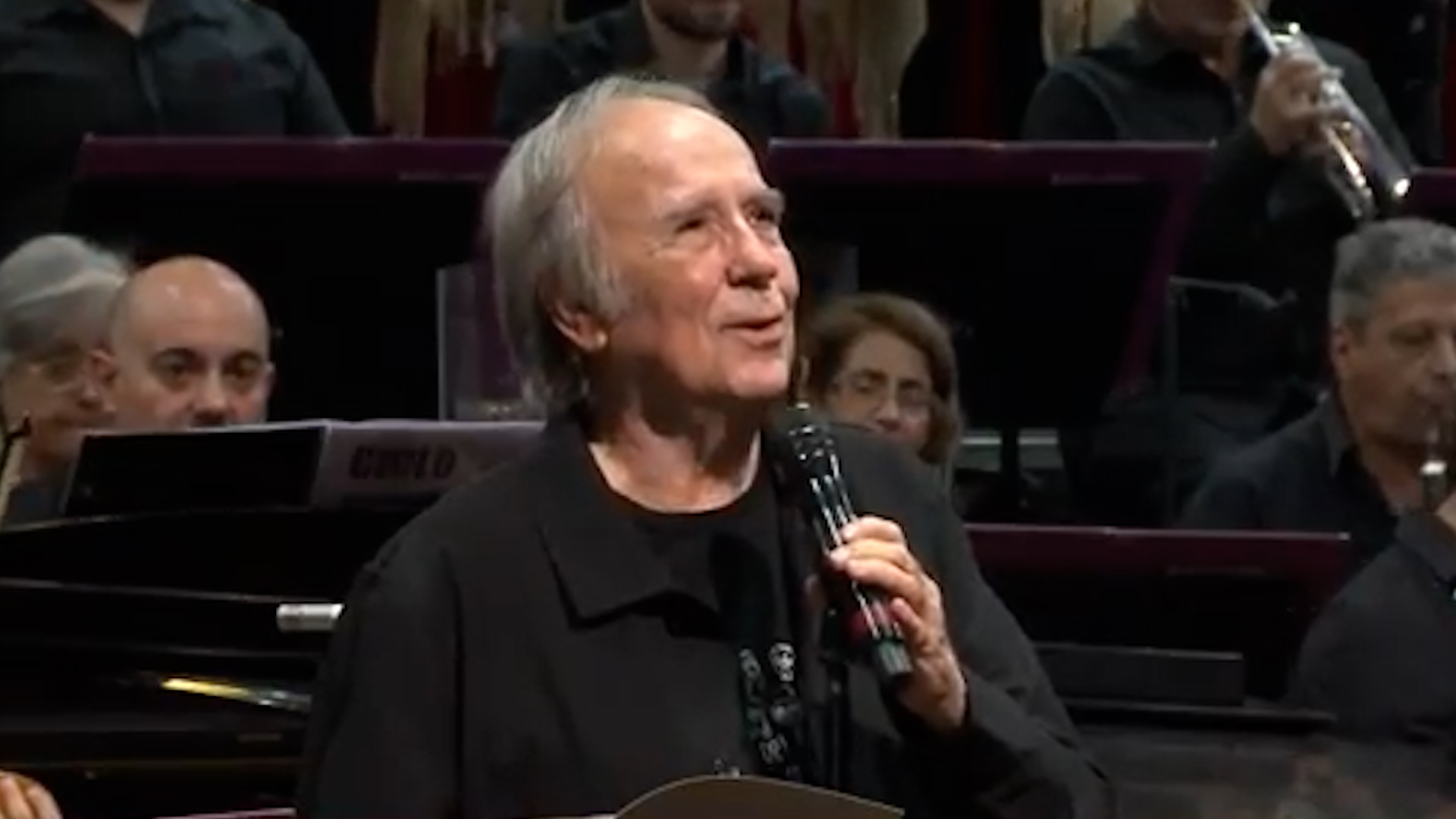 Joan Manuel Serrat regresa a los escenarios en Barcelona