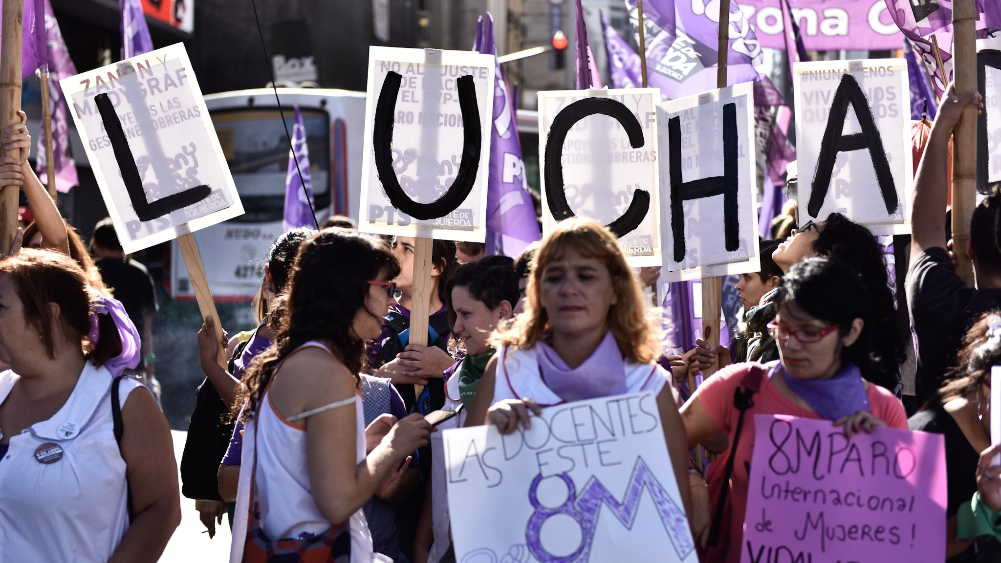 Habrá movilizaciones en distintos puntos del país y se realizará un paro de actividades para resaltar los principales reclamos: igualdad salariar, cuidados de la salud y prevención de la violencia de género, entre otras consignas (Adrián Escandar)