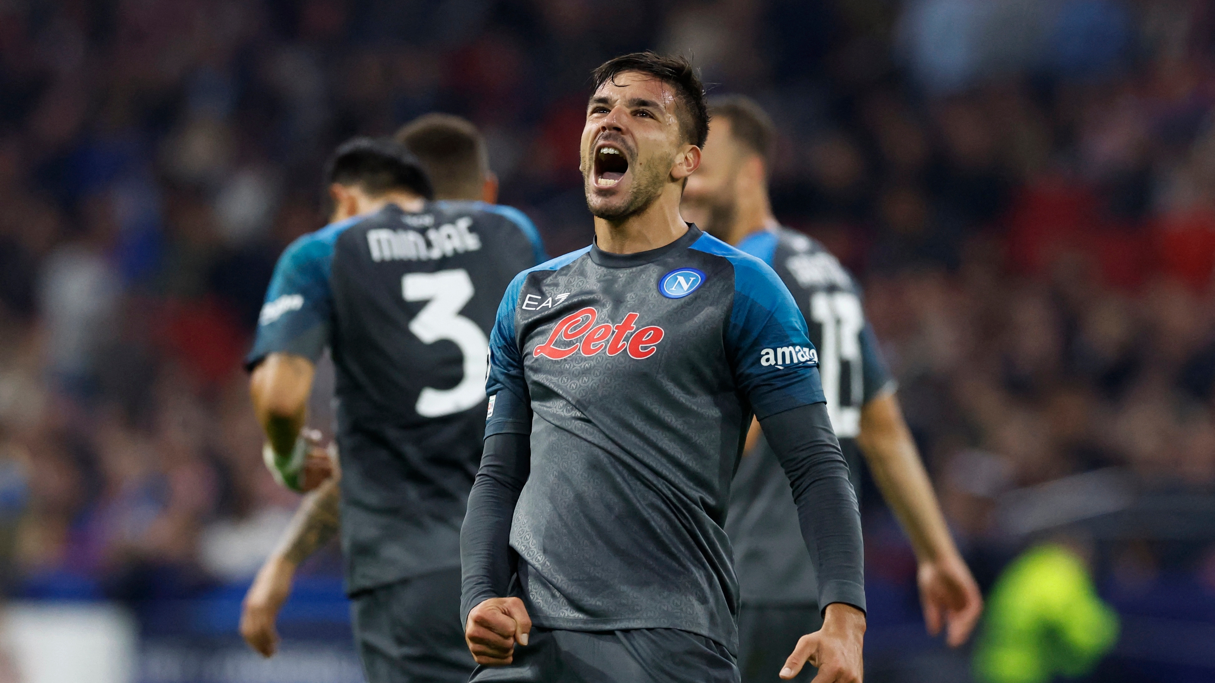 Con un gol de Gio Simeone, Napoli aplastó 6-1 al Ajax en la Champions League