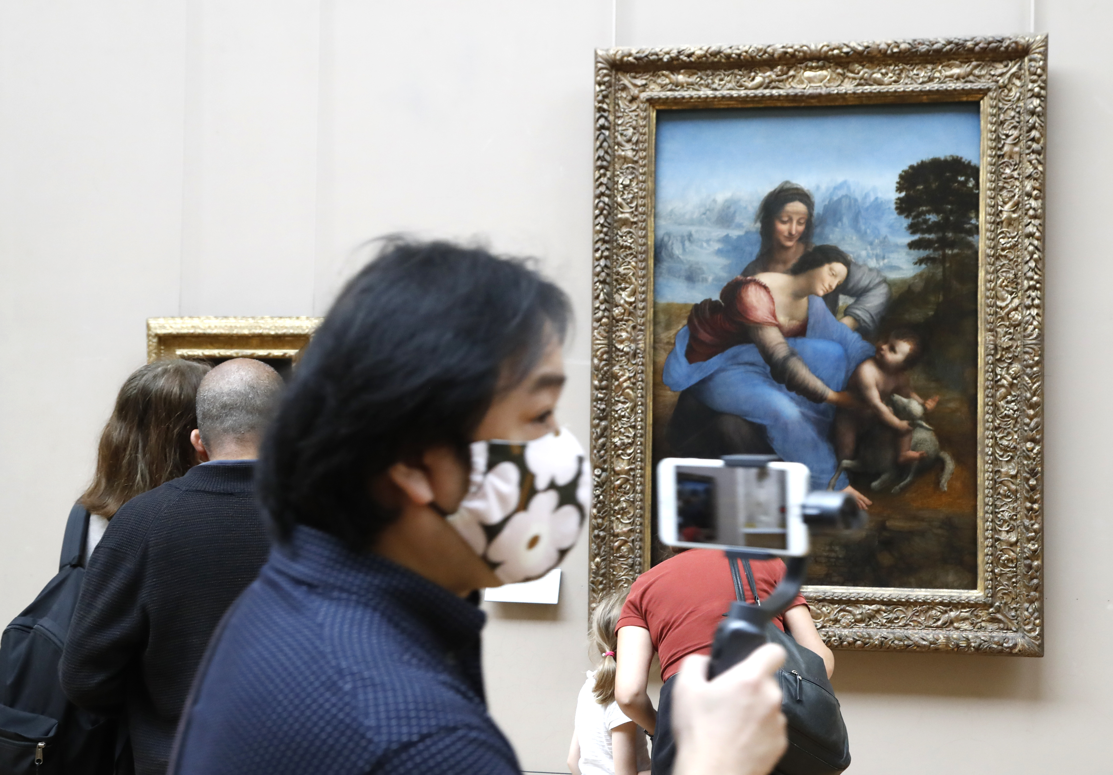 El director del Louvre dijo que el museo esperaba apenas 7.000 visitantes el día de la reapertura. (FRANCOIS GUILLOT / AFP)