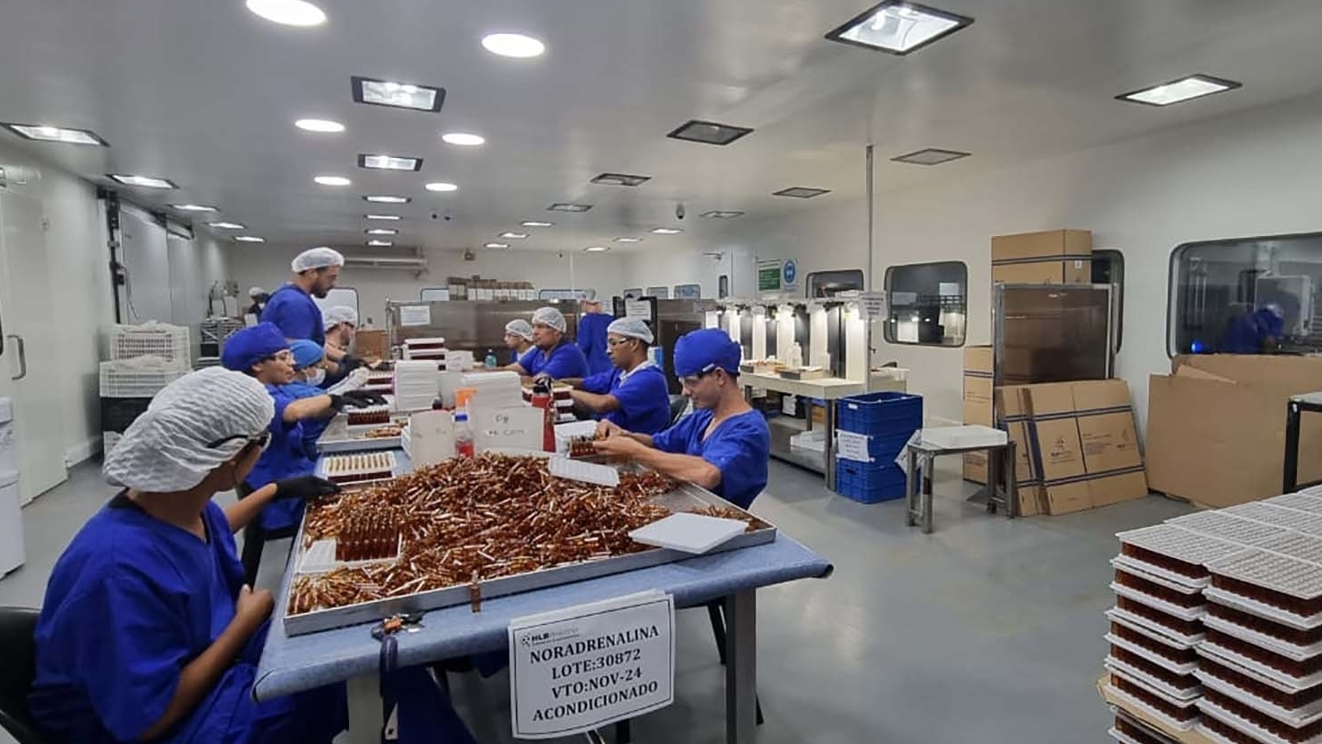 Eddy Mitchell regresa a los escenarios a los 82 años: el ícono del rock francés vuelve al ruedo en 2025