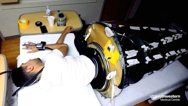 Prototipo de la cama espacial que ayudará a la visión de los astronautas (Foto: UT SouthWestern Medical Center)