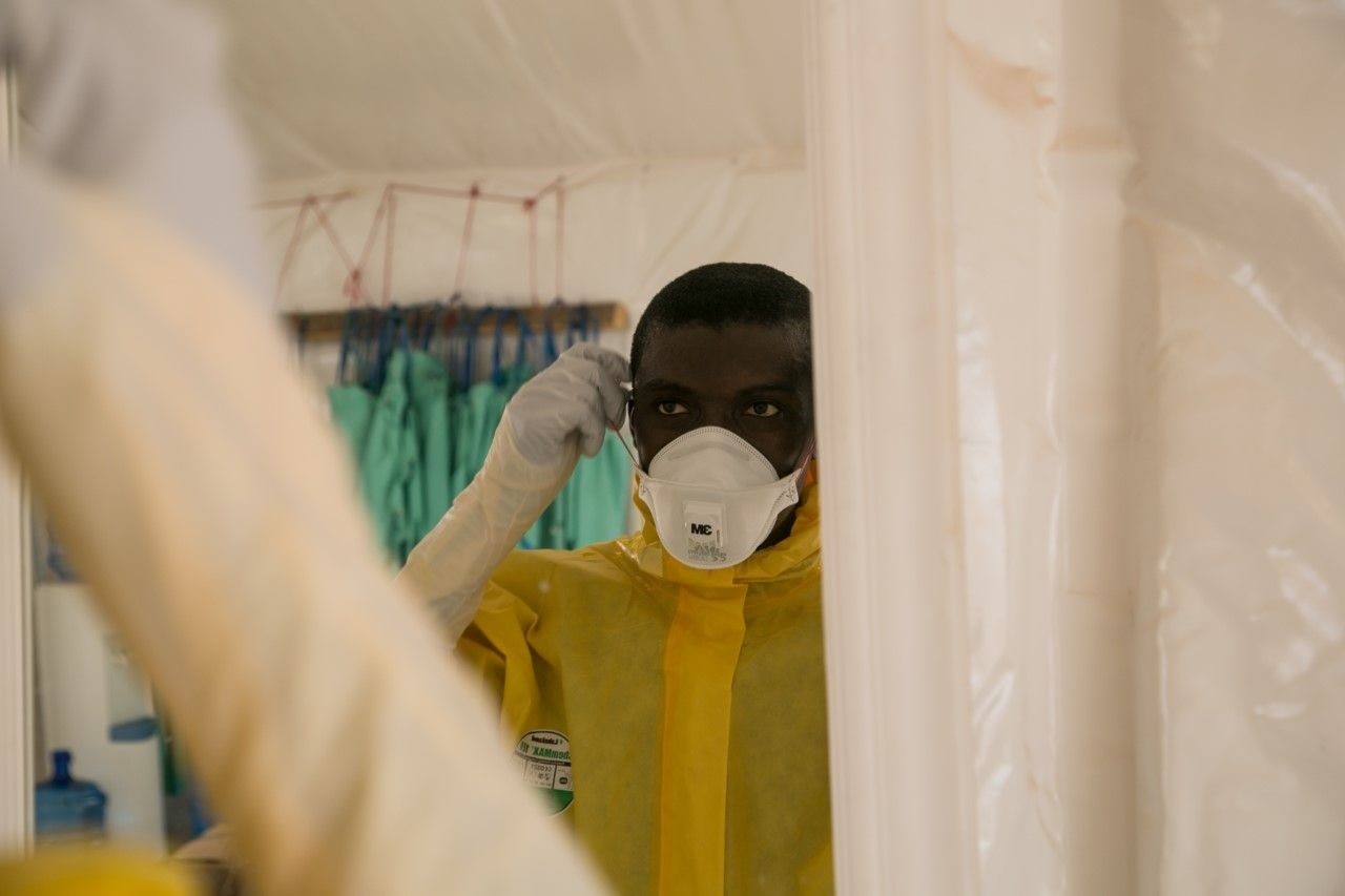 15/01/2020 El doctor Thomas Massaquoi, del 34 Military Hospital, Trials Clinician: RAPIDE-TKM trial team, contra el ébola
POLITICA SALUD
UNIVERSIDAD DE GLASGOW
