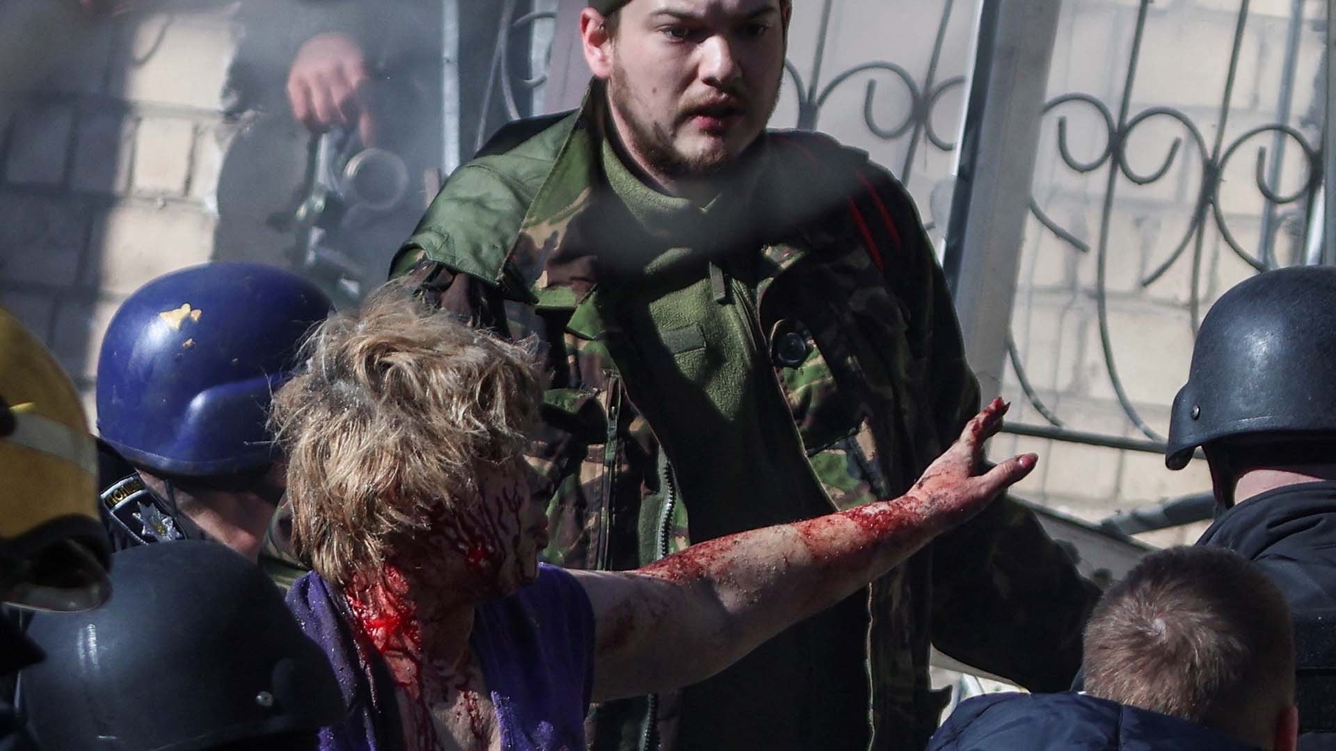 Otro bombardeo ruso contra civiles en Ucrania dejó al menos seis muertos en las regiones de Donetsk, Kherson y Sumy
