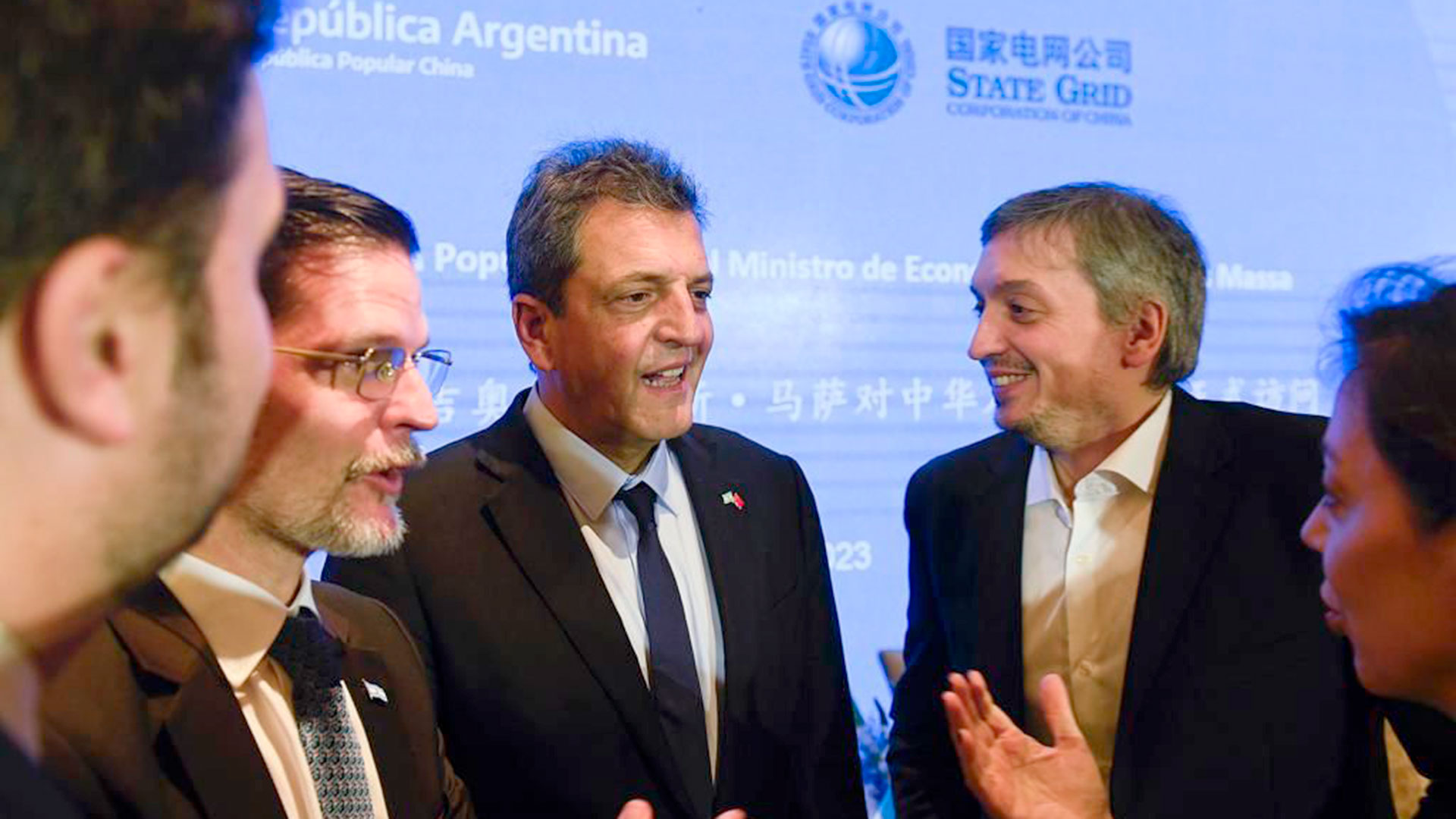 Sergio Massa y Máximo Kirchner, en China. Foto política a la distancia