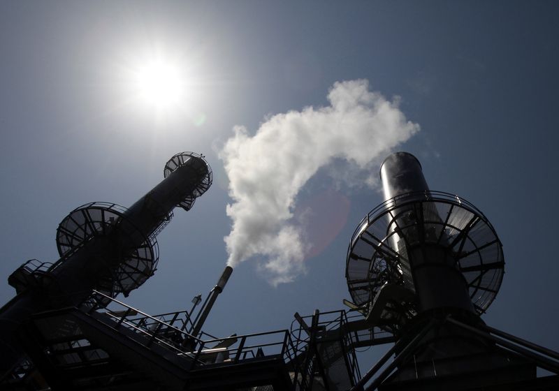 Hasta la actualidad todo el hidrógeno comercial se hace con combustibles fósiles, de forma contaminante, o es muy costoso si se utiliza electricidad renovable (REUTERS/Alessandro Garofalo)