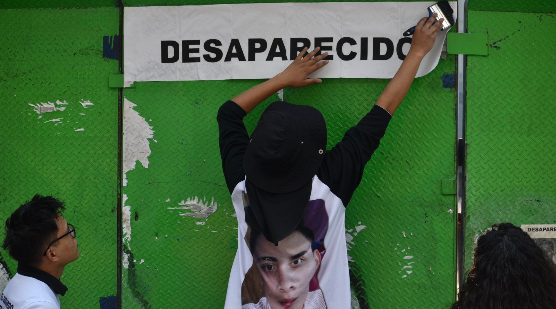 Familiares y activistas protestaron en la CDMX por la desaparición de jóvenes centroamericanos en México. (Twitter/@elhaaronjpg)