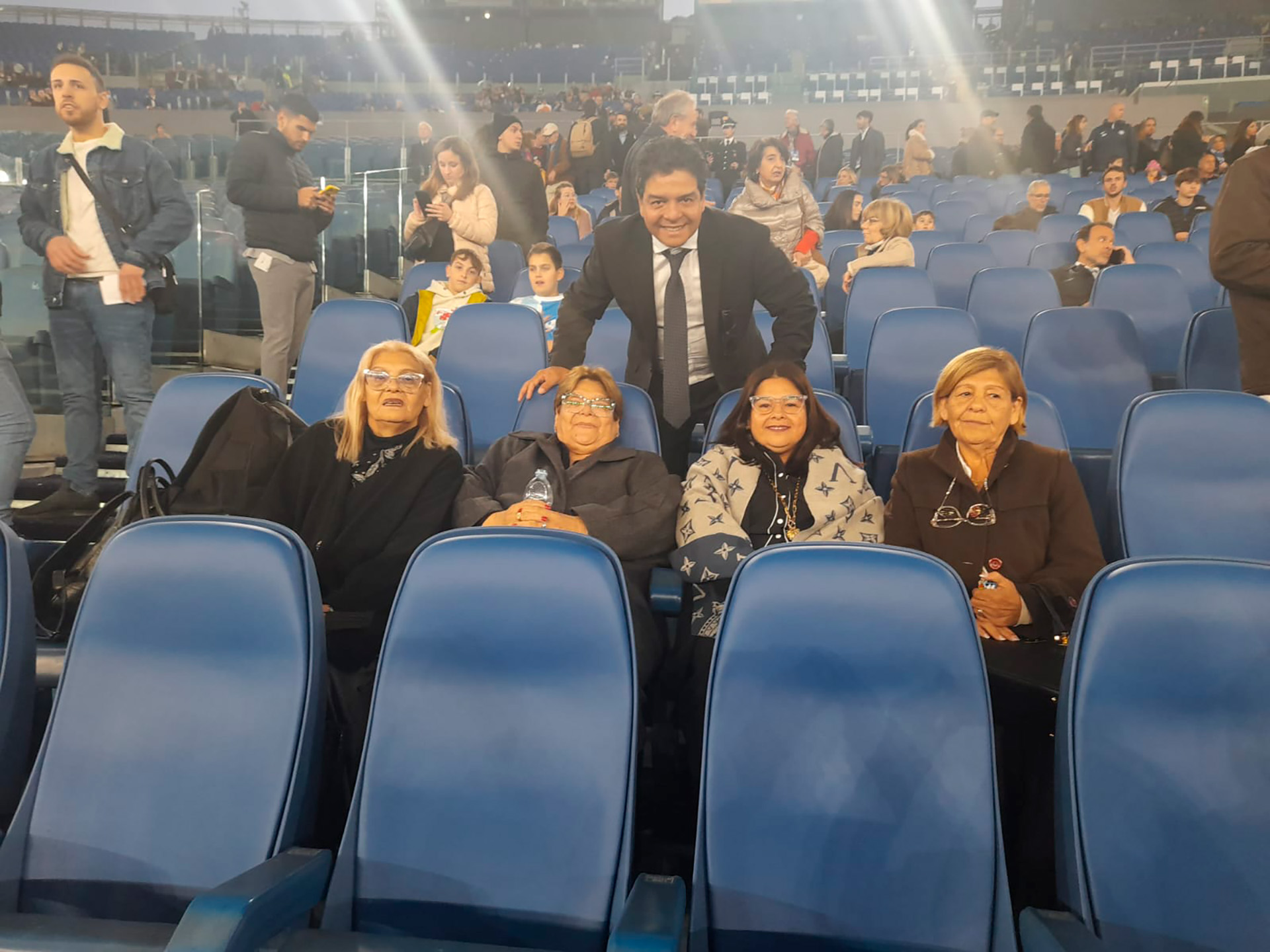Lalo Maradona y sus hermanas 