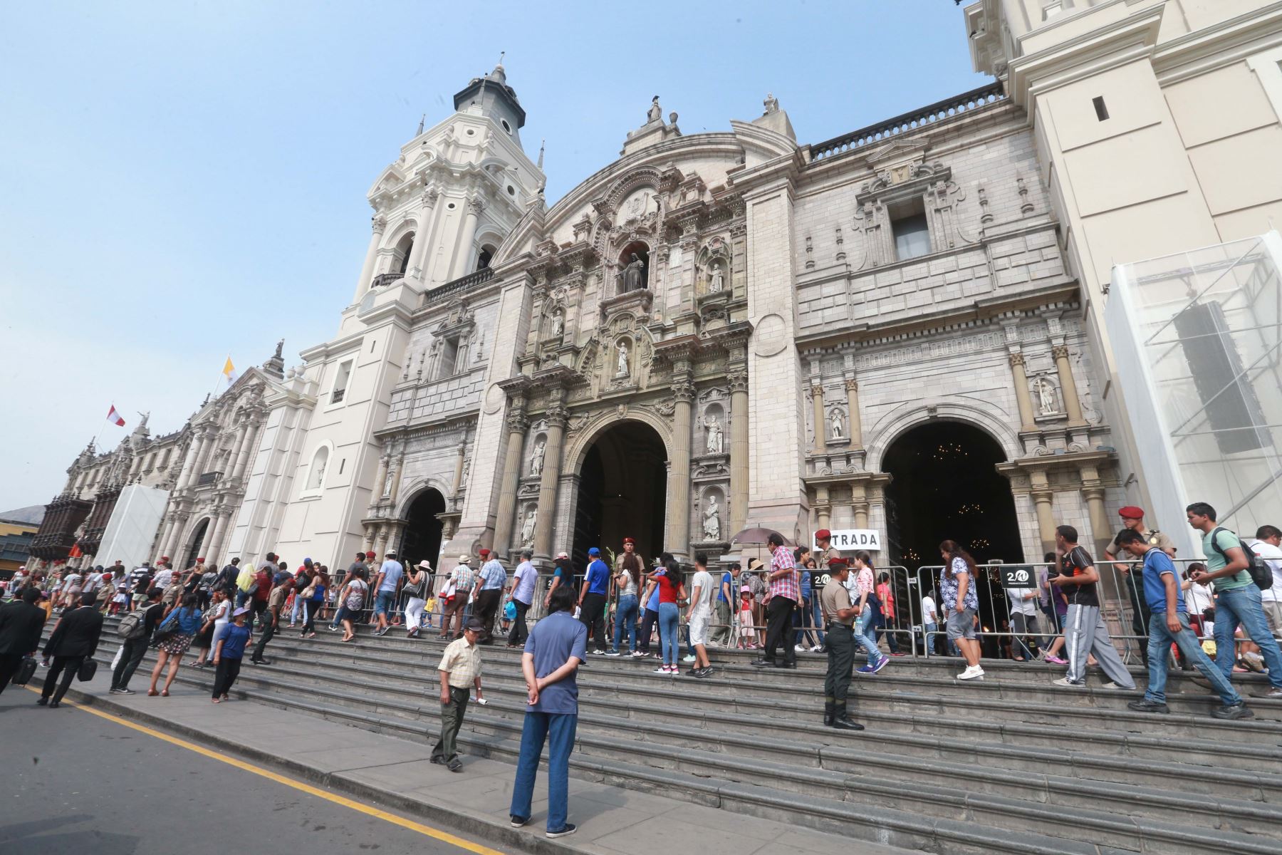Semana Santa: Cientos de fieles celebran Domingo de Resurrección en Lima, Ayacucho, Cusco y otras regiones