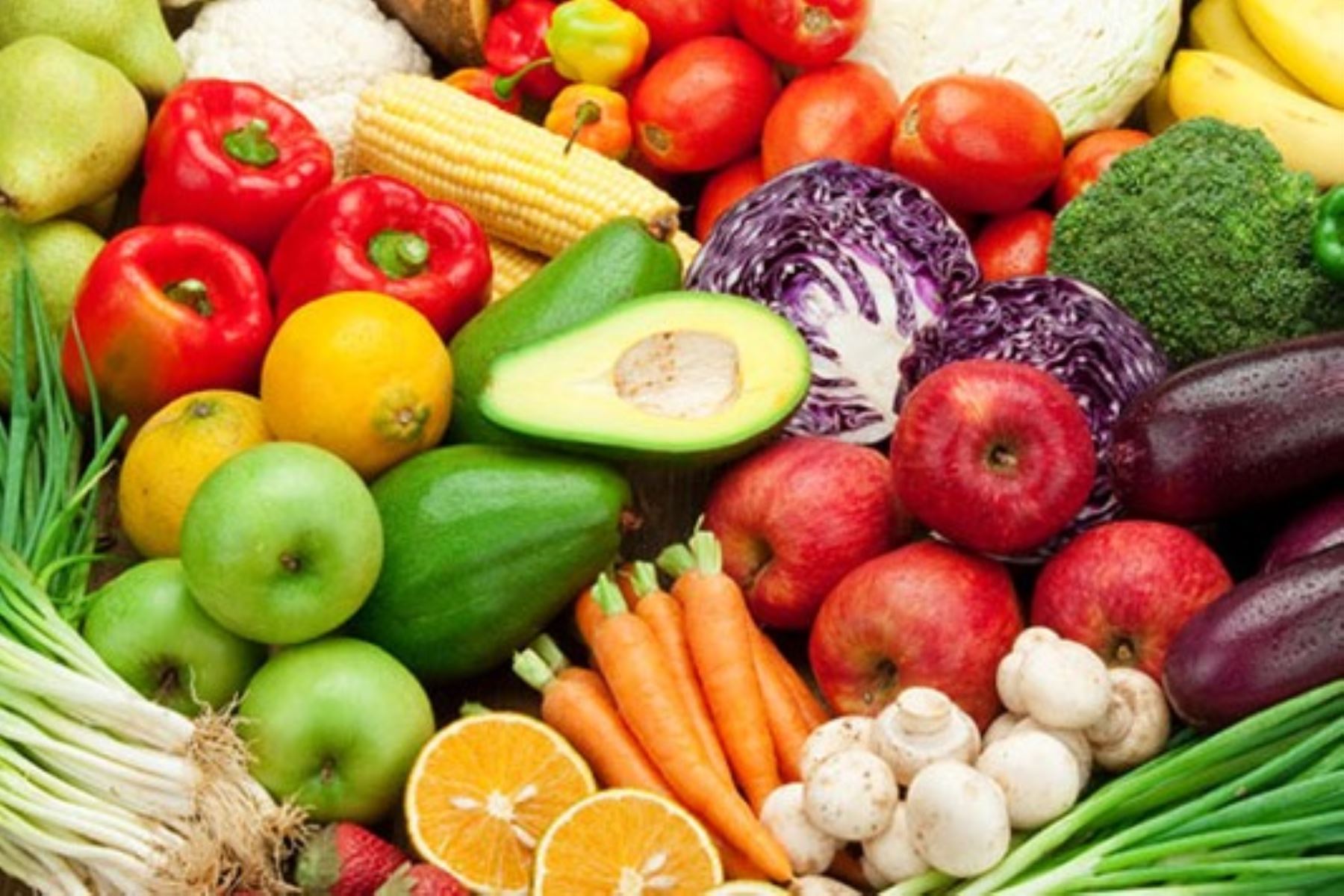 Los nutrientes de los alimentos fortalecen el sistema inmune frente a las enfermedades (FOTO: Andina)