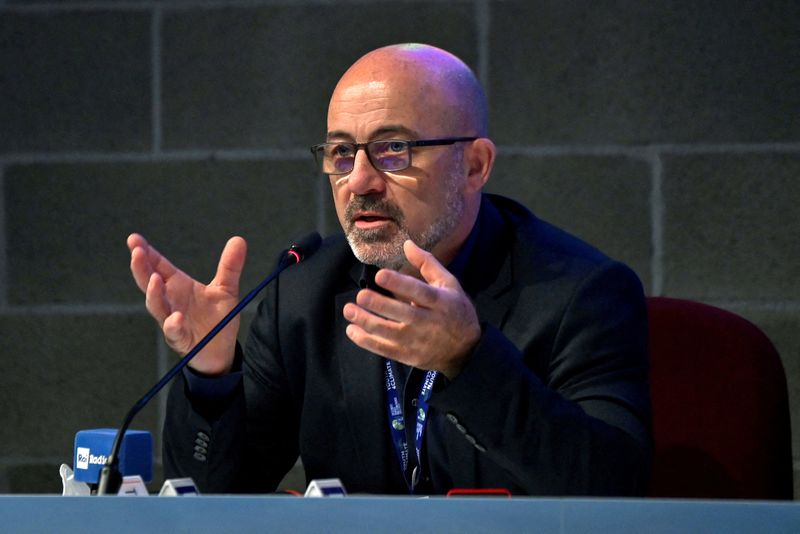 FOTO DE ARCHIVO: El ministro de Transición Ecológica de Italia, Roberto Cingolani, en Milán, Italia, 28 de septiembre de 2021. REUTERS/Flavio Lo Scalzo