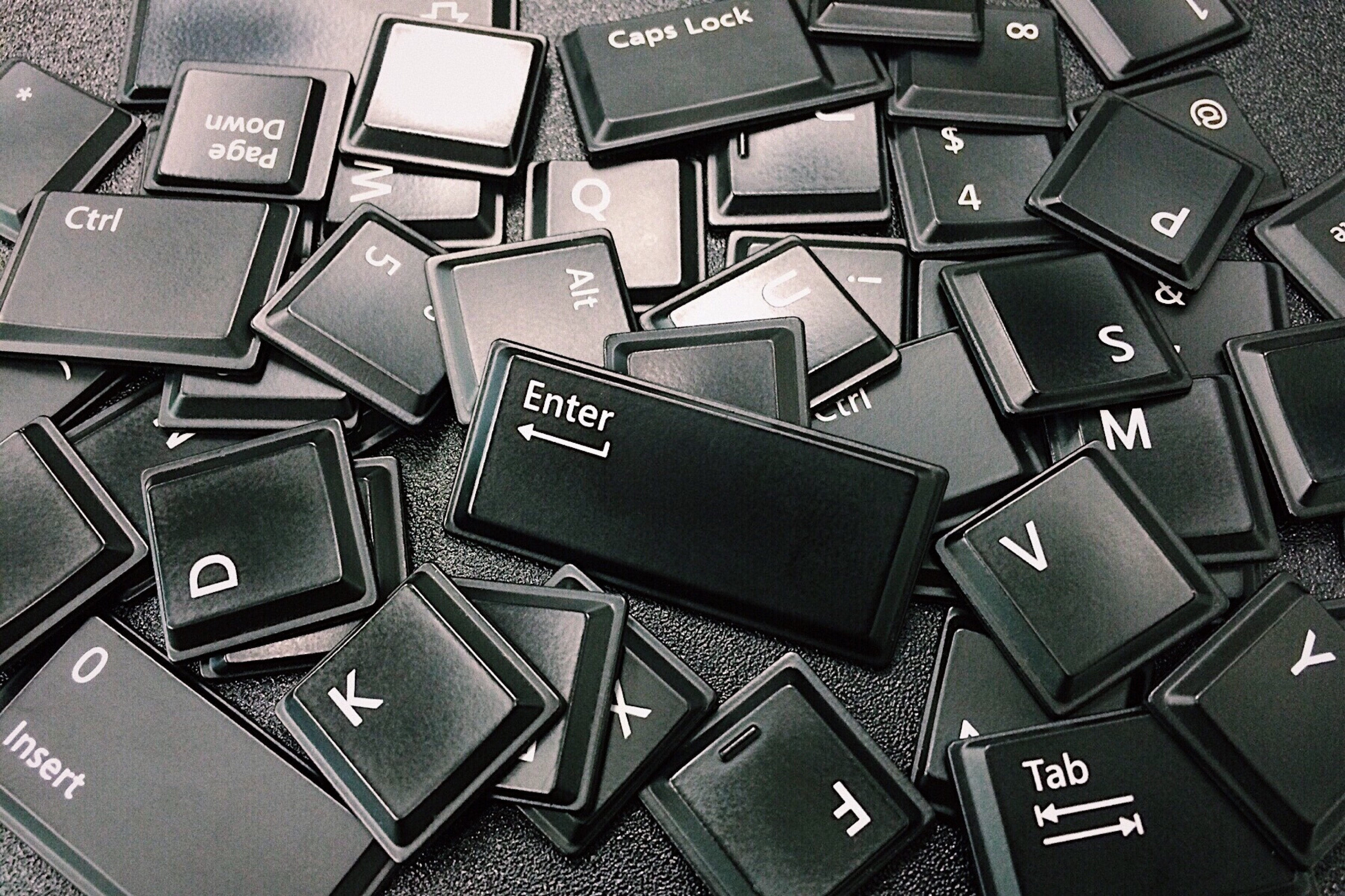 Las teclas por separado si pueden lavarse, pero hay que carlas totalmente antes de armar el teclado (Crédito: pixbay)