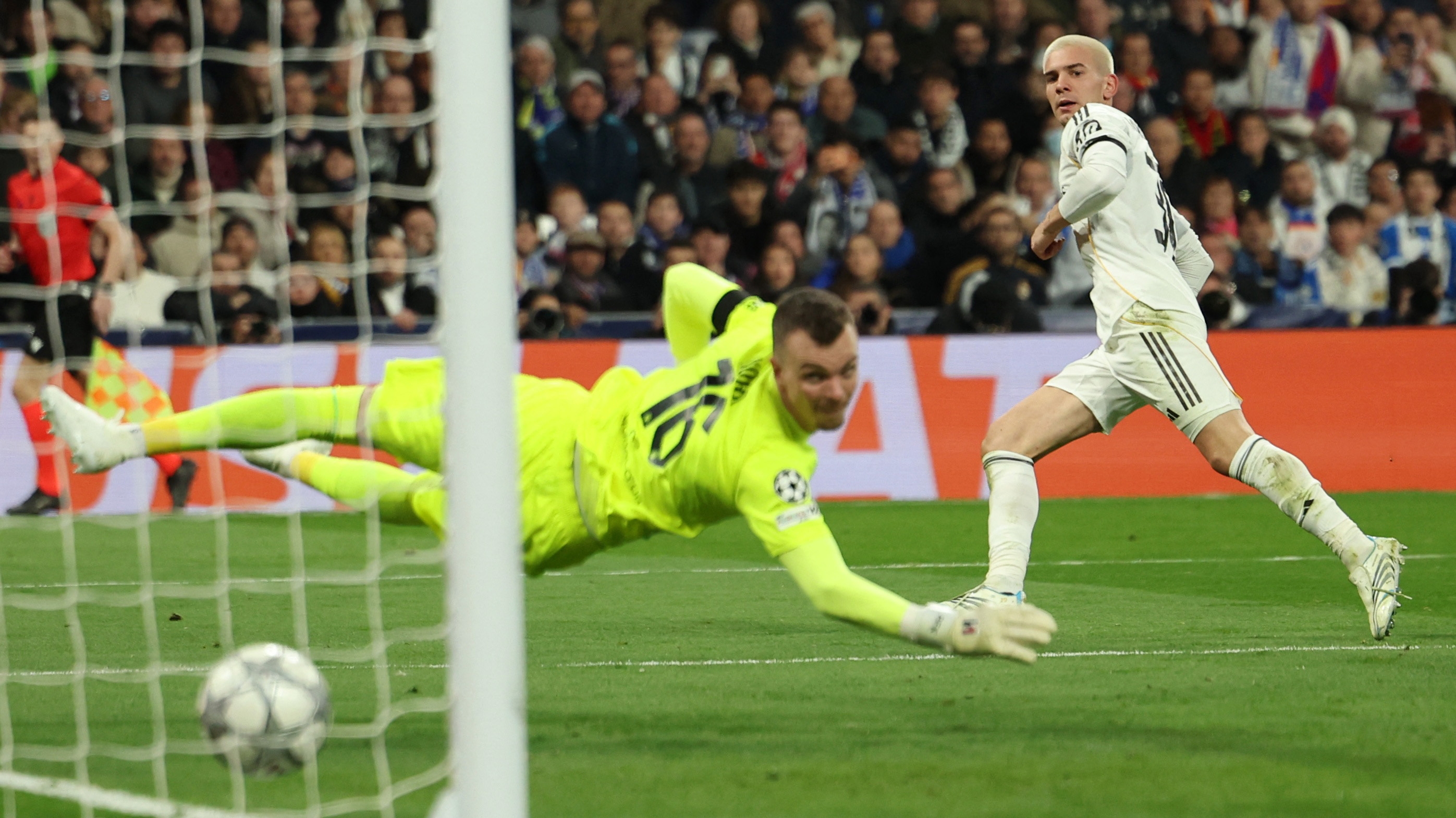 Los 10 jugadores del Real Madrid que ser&iacute;an declarados transferibles en el inicio de la era Mourinho: la decisi&oacute;n con Mastantuono