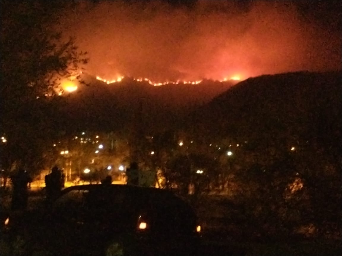 Un Feroz Incendio En Villa Carlos Paz Dejó Cuatro Bomberos Heridos Y Al Menos 26 Evacuados Infobae 8946