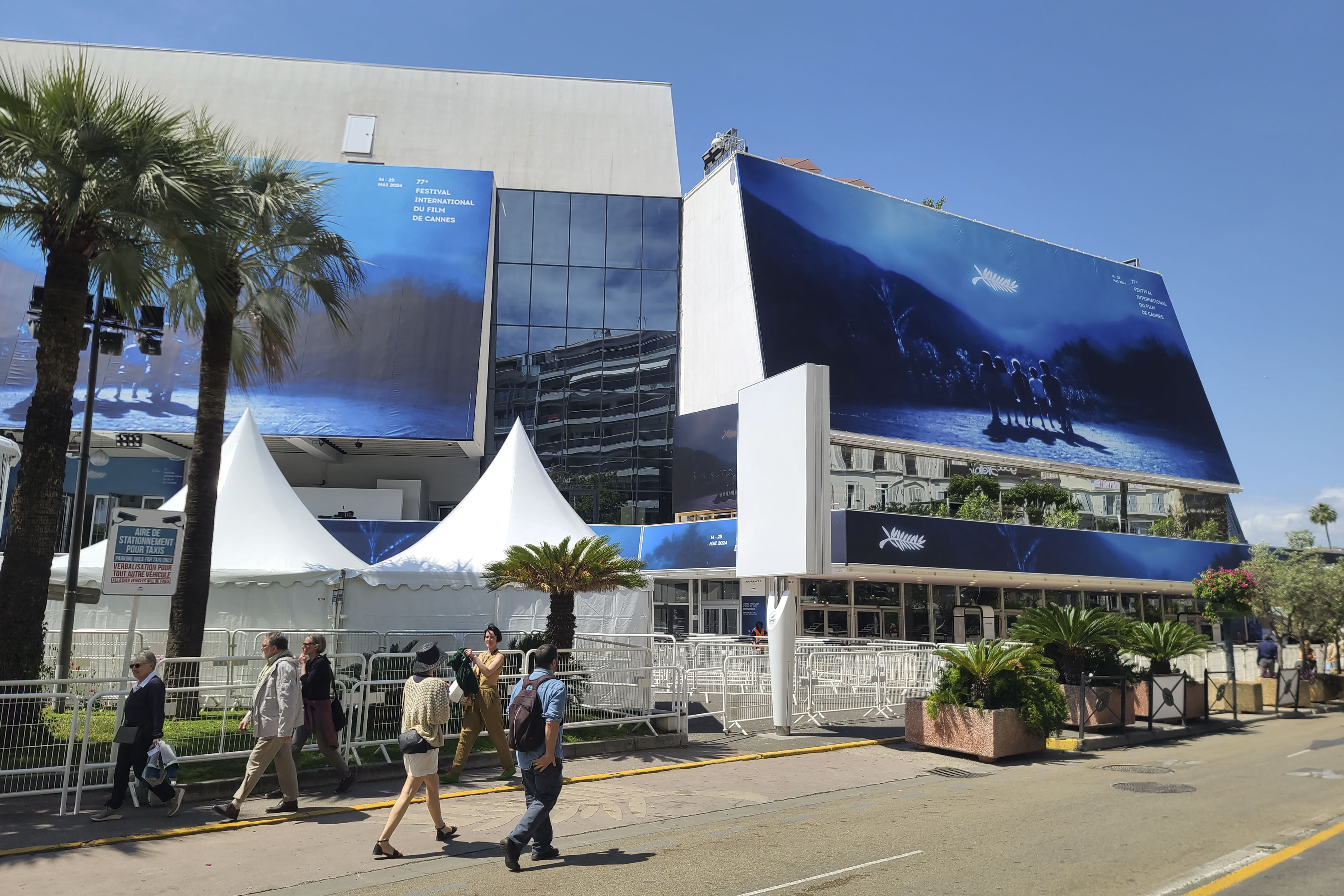 Cineastas argentinos se manifestaron en Cannes contra los recortes del gobierno
