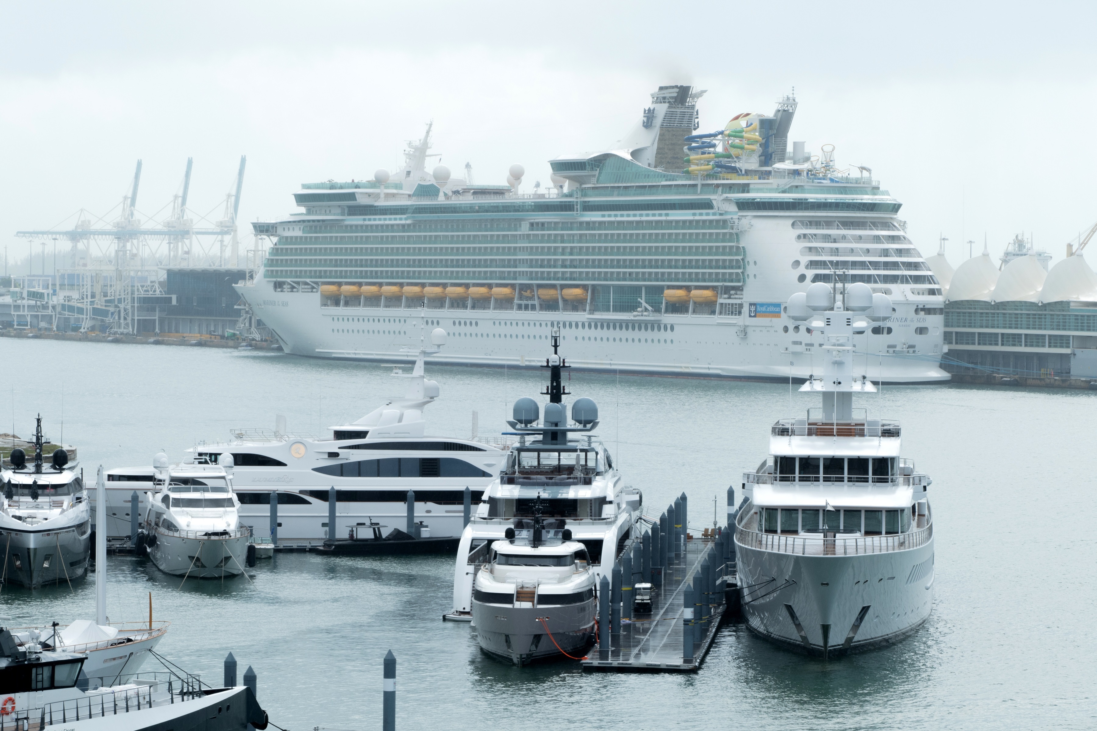File photo of a Royal Caribbean cruise ship docked in Miami Bay (USA) (EFE/Giorgio Viera)
