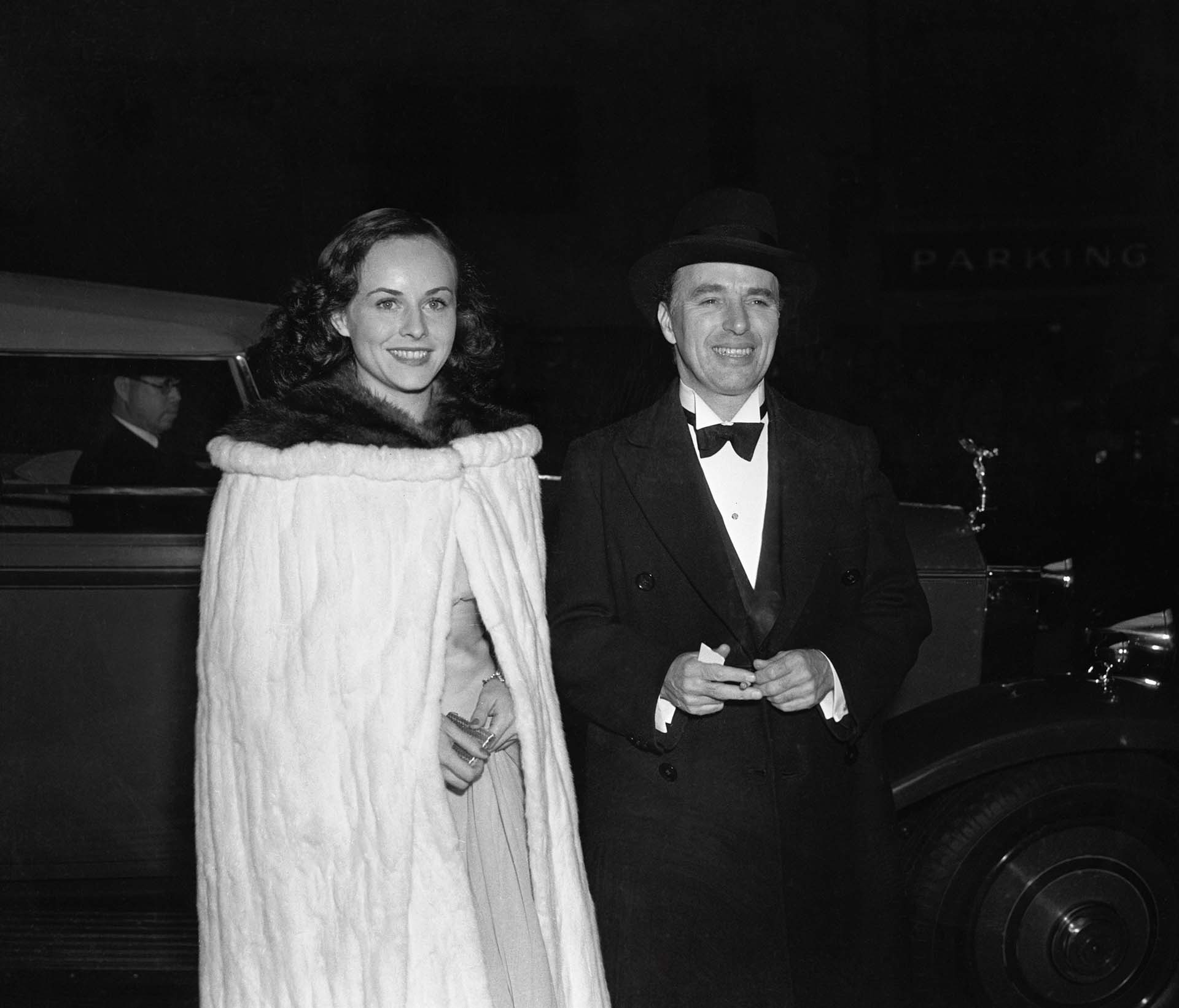 Chaplin y Paulette Goddard, ella era una actriz consagrada cuando conoció al actor y director (Bettmann Archive)