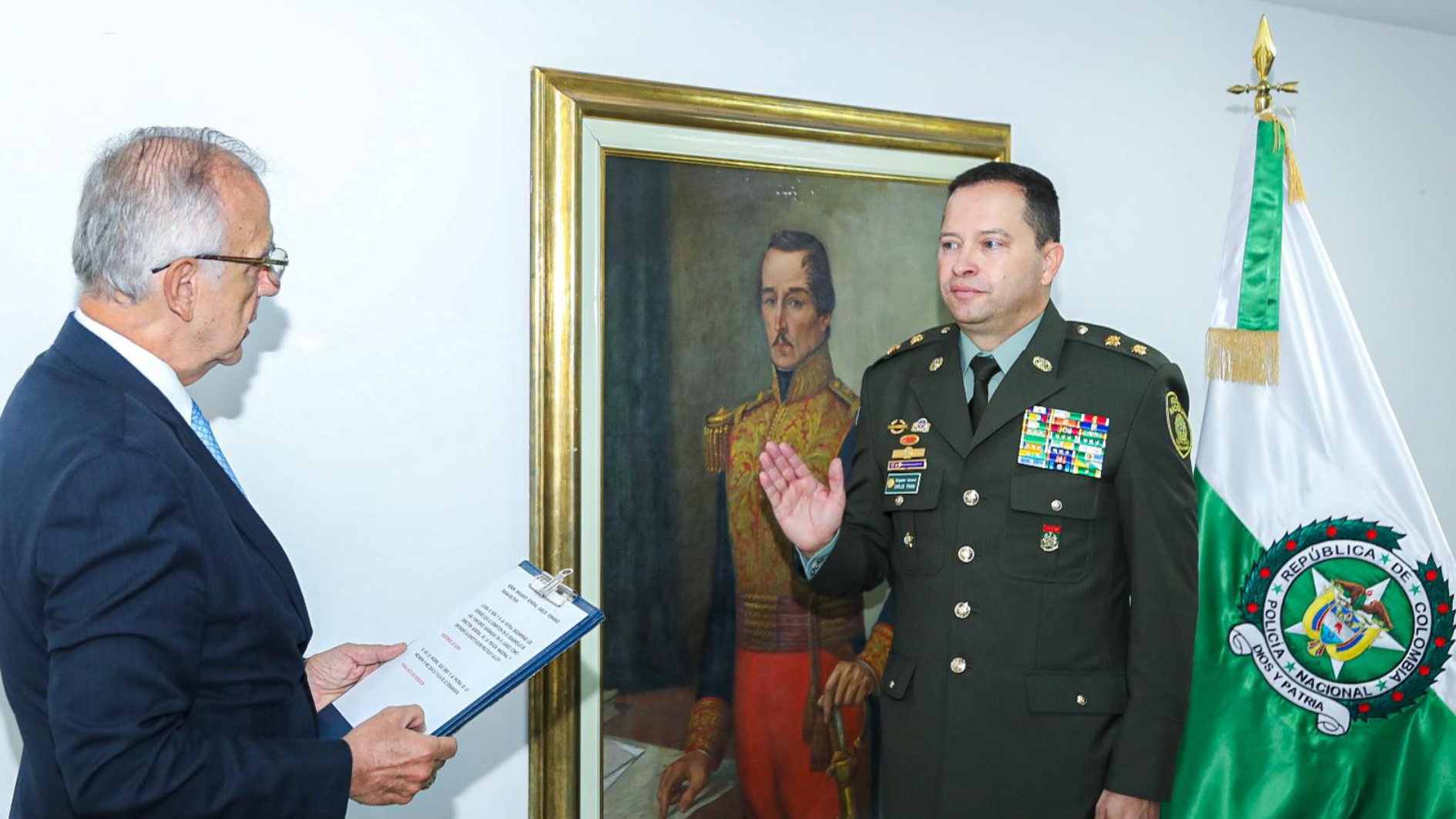 Se posesionó el nuevo director de la Policía, brigadier general Carlos Fernando Triana, y salen cinco generales de la institución - Infobae