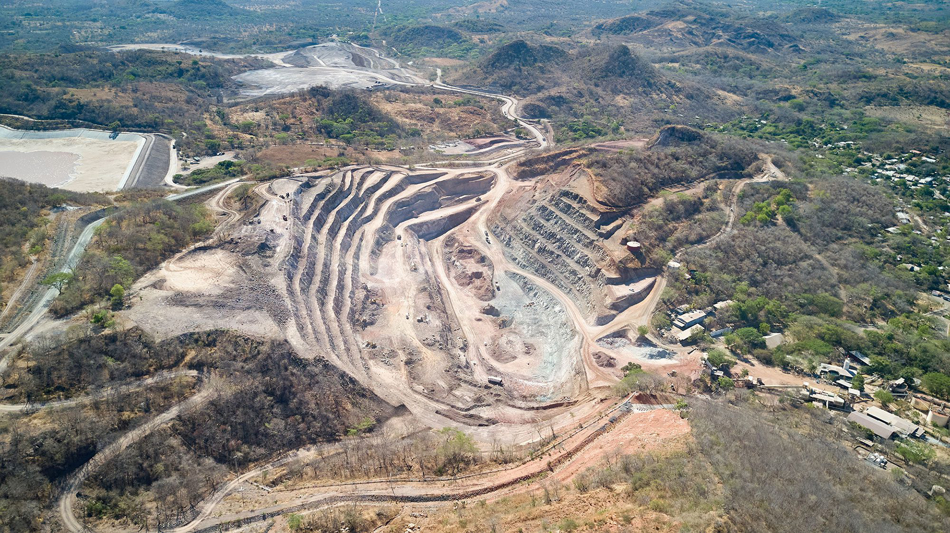Las urgencias del Gobierno post elecciones: acumular reservas y sacar a la economía de la recesión