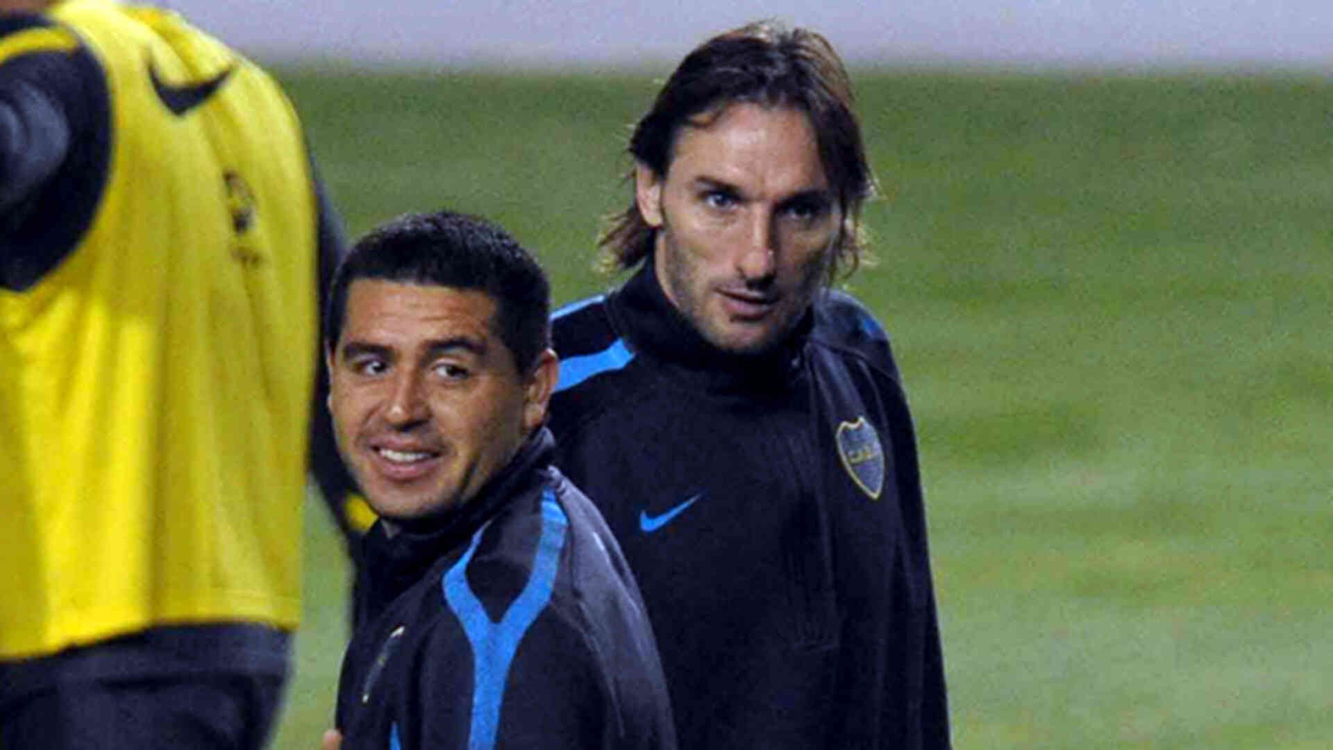Riquelme y Schiavi compartieron un exitoso paso como futbolistas de Boca