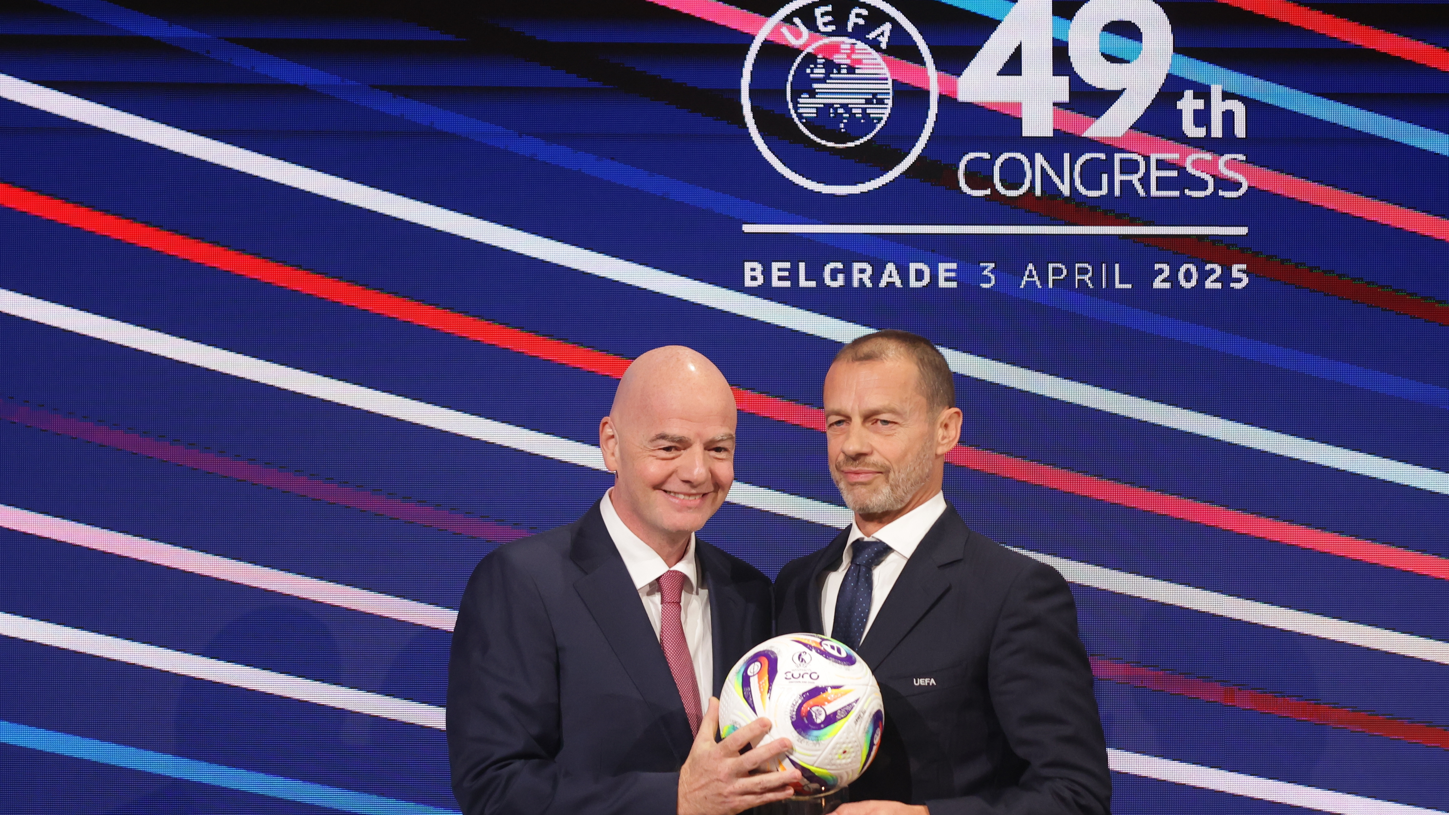 Conmoci&oacute;n en el f&uacute;tbol mundial: UEFA anunci&oacute; que sus selecciones nacionales no participar&aacute;n de los torneos FIFA