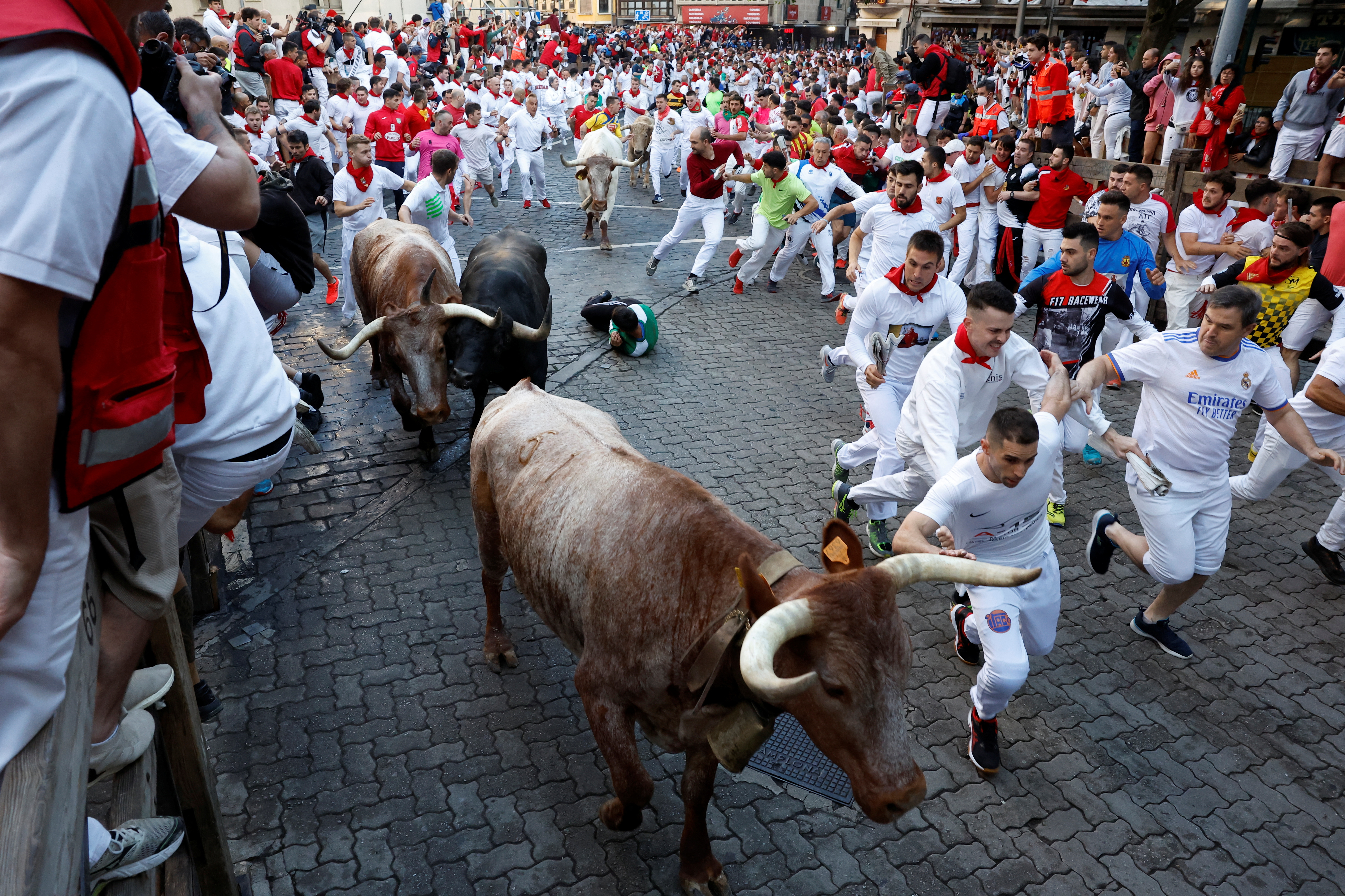 16 fotos de la primera corrida de toros en Pamplona luego de dos años de  pandemia - Infobae