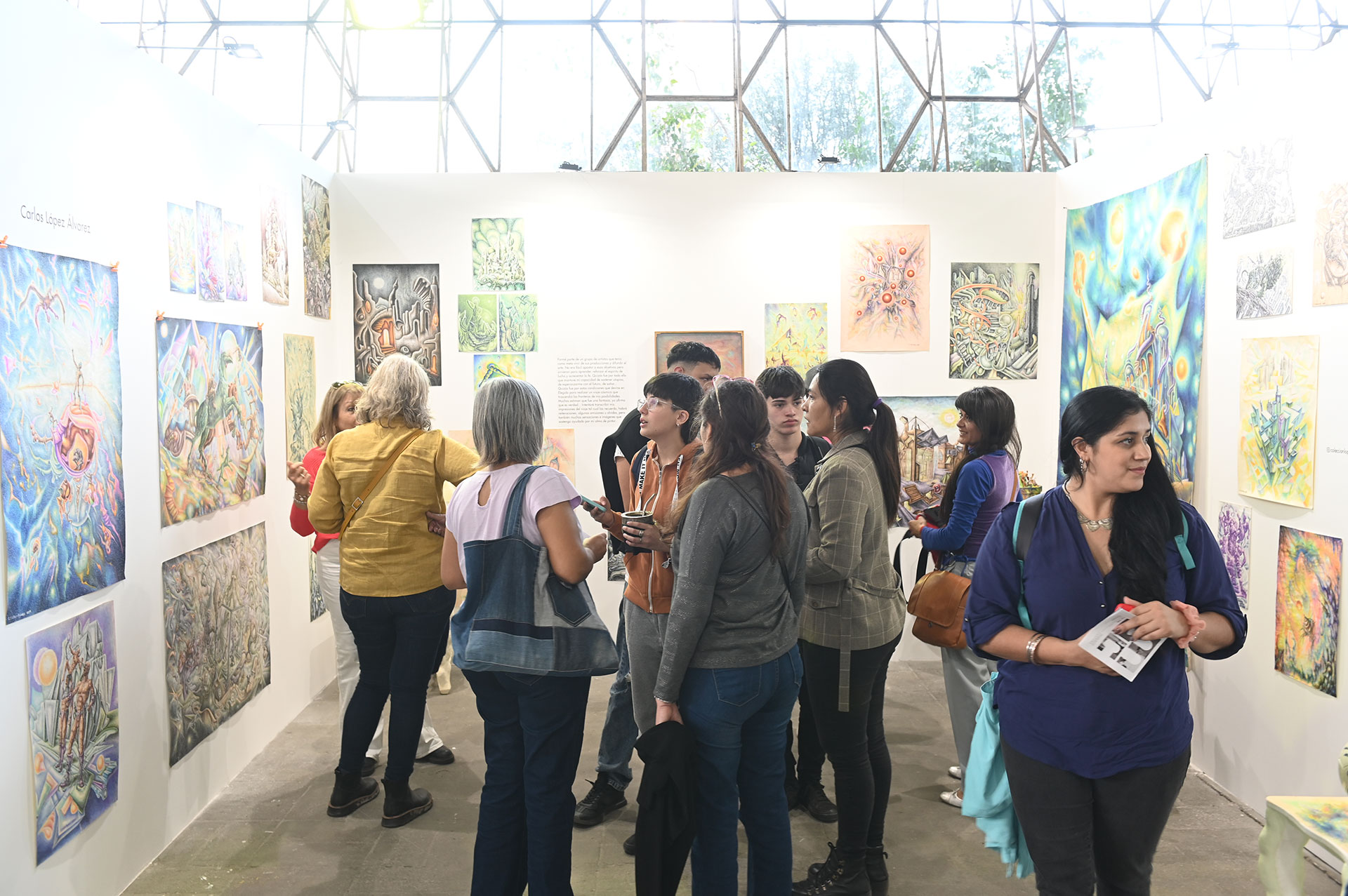 Se presentaron 60 espacios, entre galerías y proyectos en las "cúpulas" celeste y violeta del complejo 