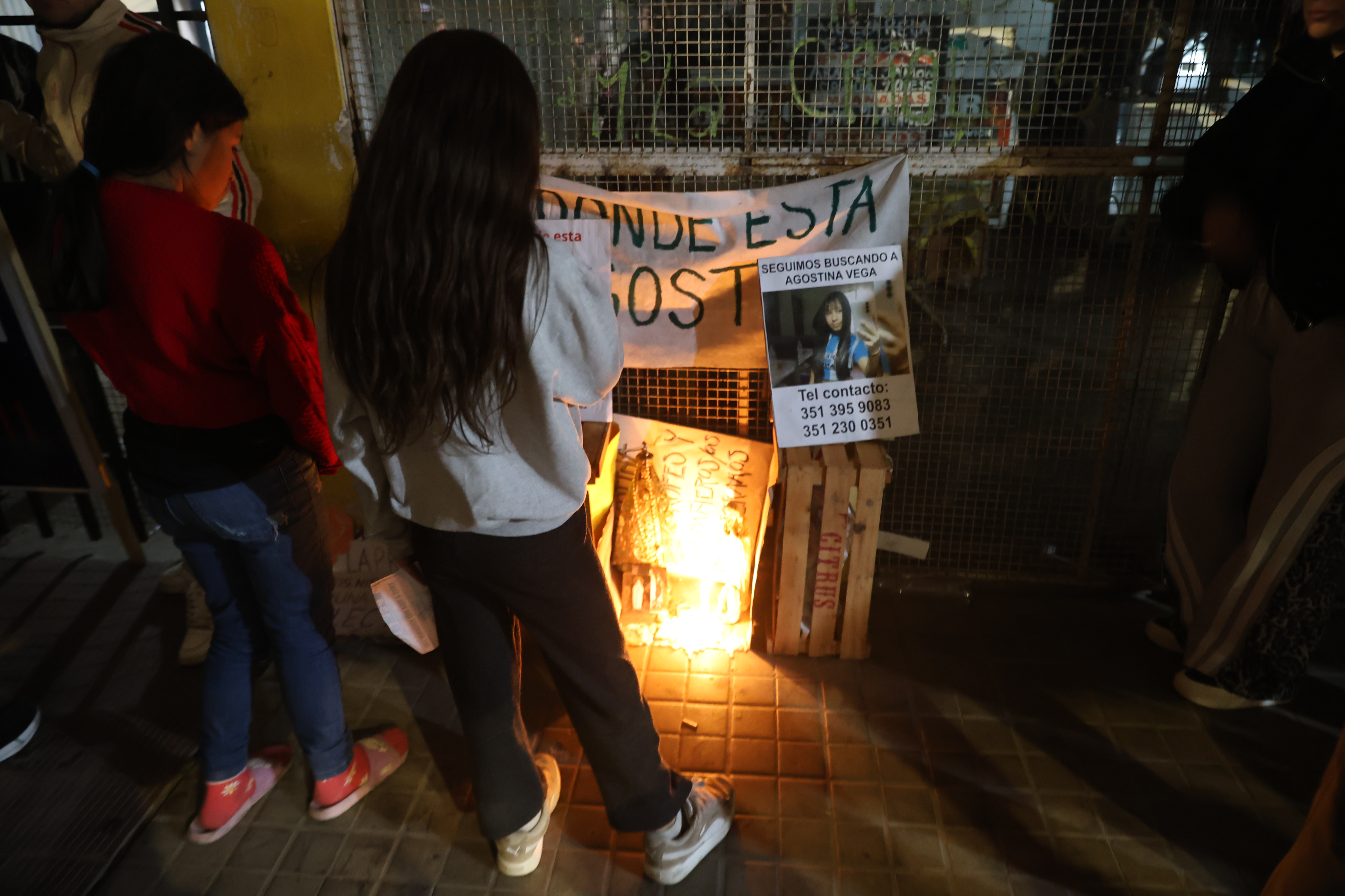 Marcha por Agostina Vega: se produjo un enfrentamiento entre la polic&iacute;a y los manifestantes autoconvocados en la comisar&iacute;a en reclamo de Justicia