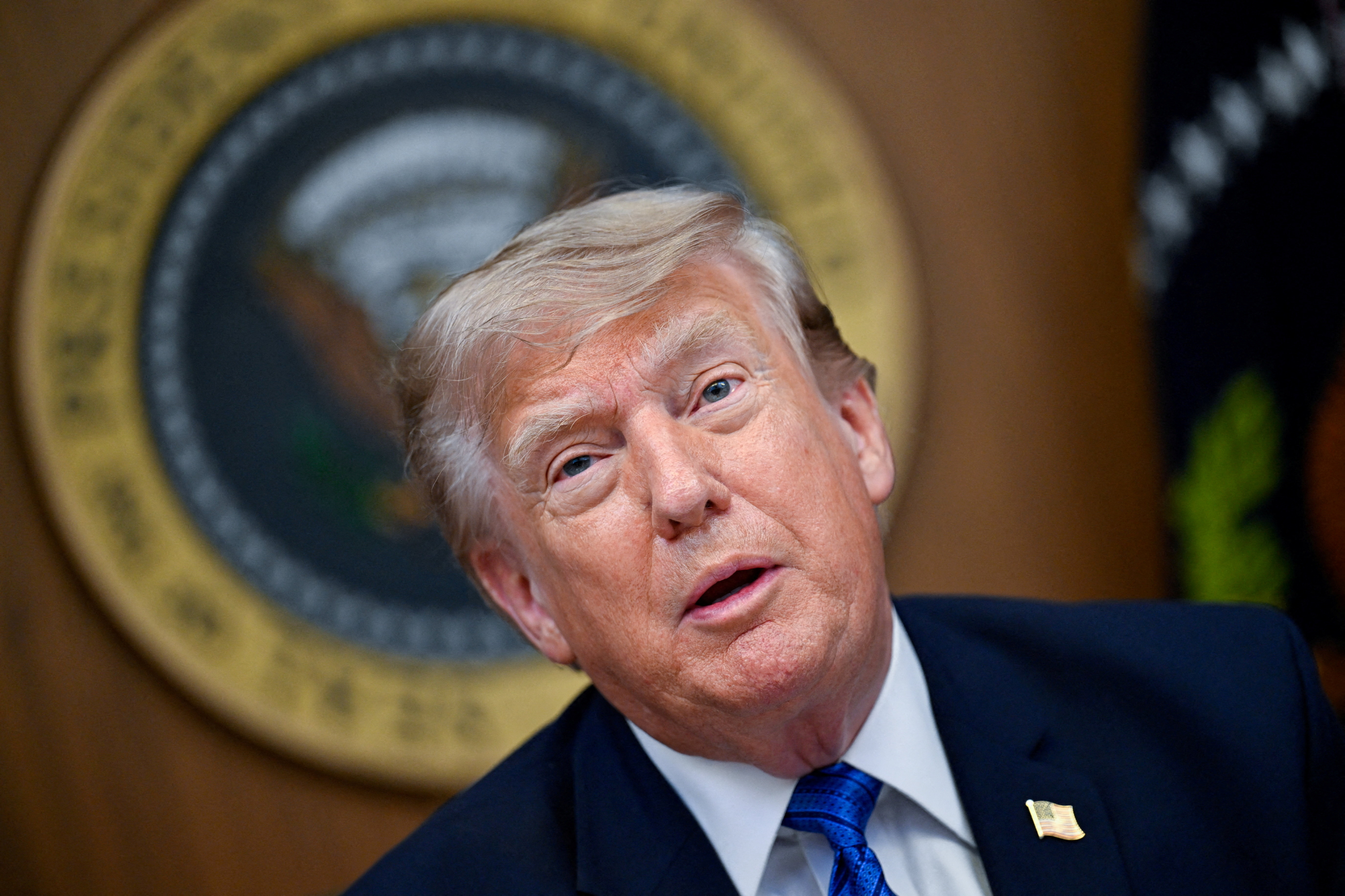 Donald Trump advirti&oacute; que Ir&aacute;n debe elegir entre un acuerdo con Estados Unidos o la rendici&oacute;n total