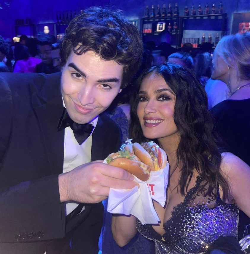 Olmo Cuarón y Salma Hayek después de los premios Oscar 2023. (Instagram: @olmocuaron)