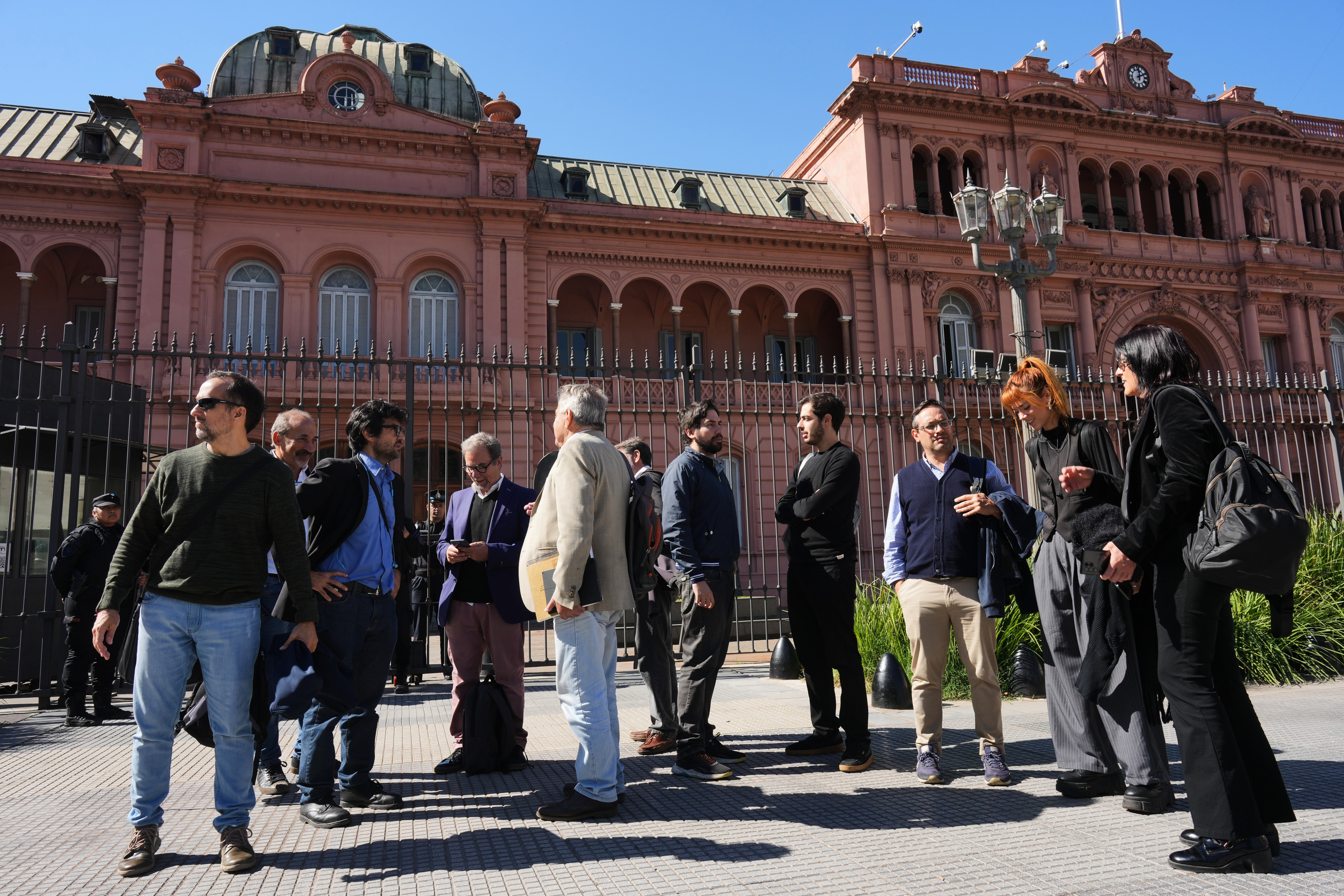 El Gobierno habilit&oacute; el ingreso de periodistas a Casa Rosada y Adorni retomar&aacute; las conferencias de prensa