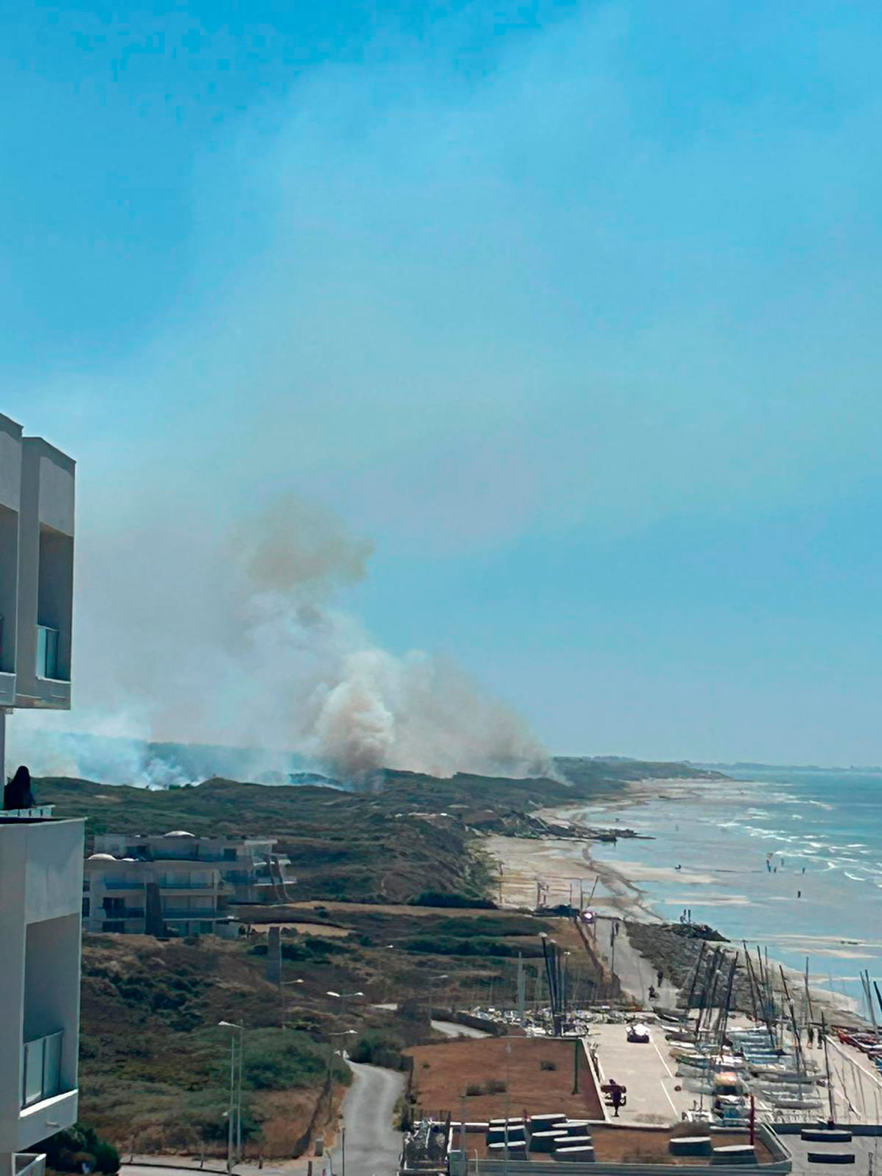 Incendios forestales golpean el norte de Francia: evacuaron a 1.200 personas y uno de los focos contin&uacute;a avanzando