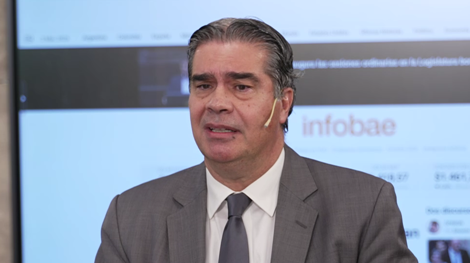 Una formación del Tren Sarmiento chocó contra un colchón a la altura de Villa Luro y evacuaron la unidad