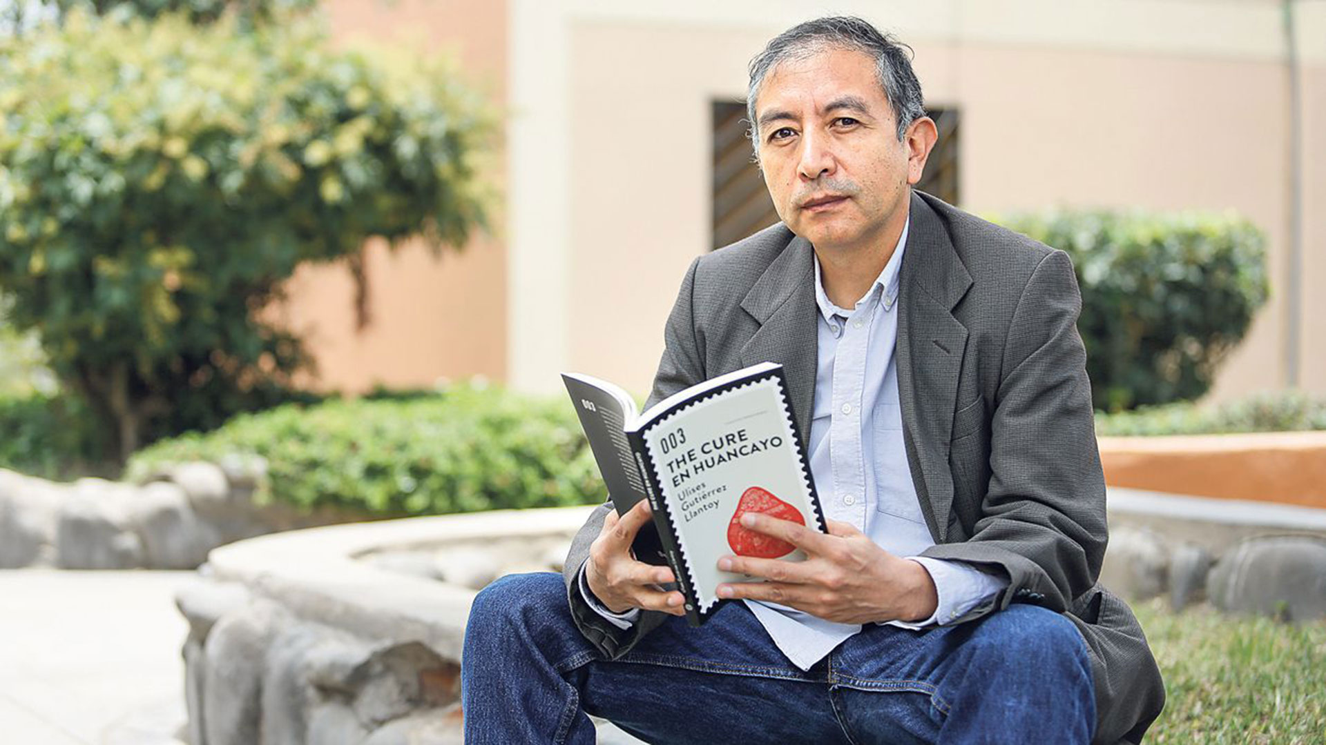 El peruano Ulises Gutiérrez Llantoy contribuyó en "Limítrofes" con su texto “En ahí en el paraíso”.