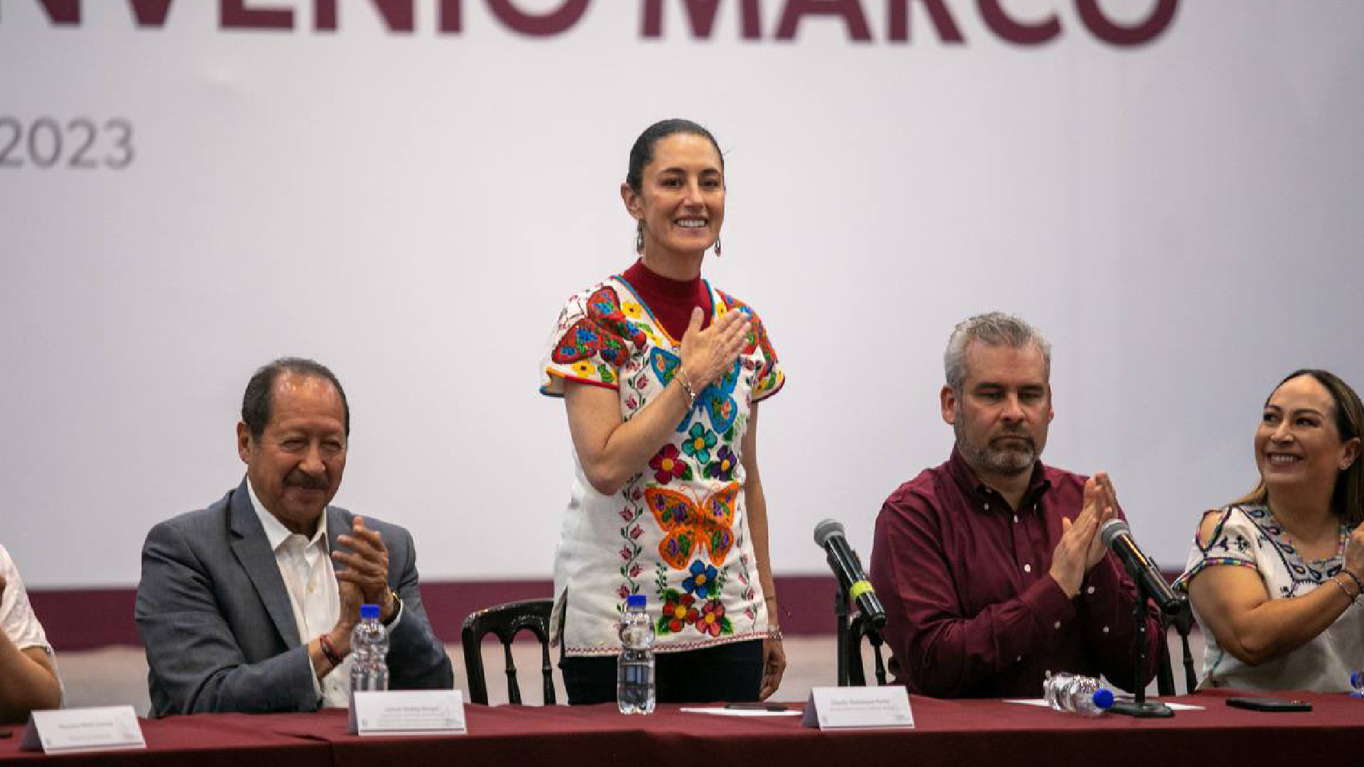 Sheinbaum criticó a las feministas que se oponen a la escultura Amajac en Reforma: “Racistas y clasistas”