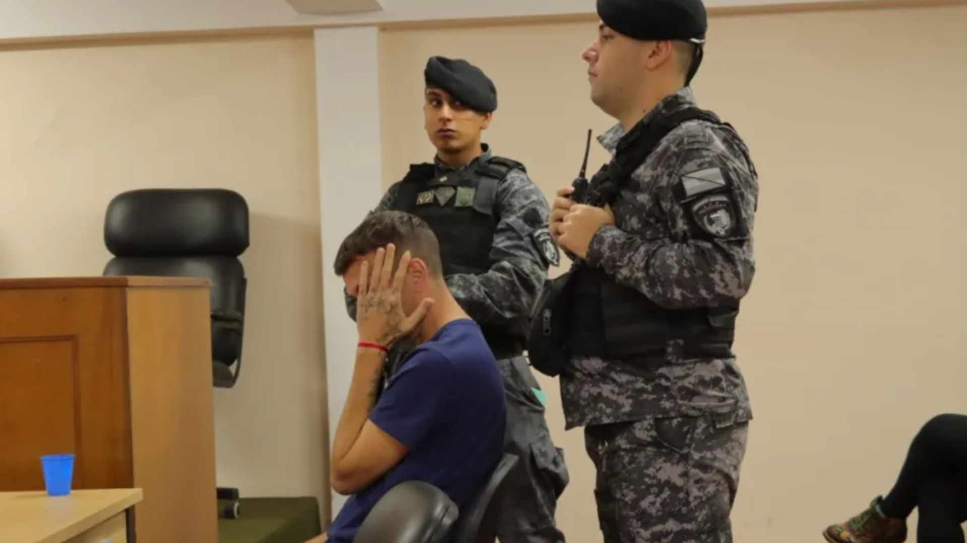 Comenz&oacute; el juicio contra el hombre que mat&oacute; a un joven y viol&oacute; a su pareja luego de invitarlos a comer