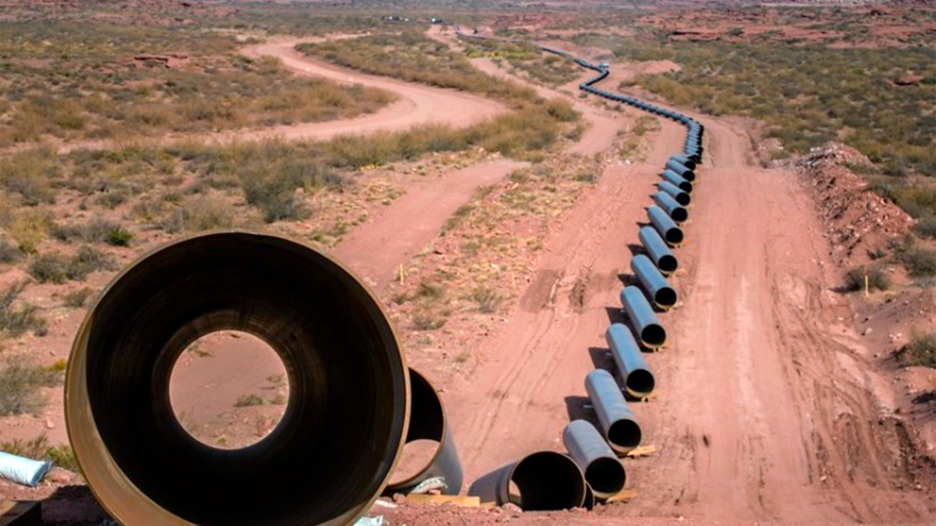 El Decreto que instruyó a la empresa estatal Energía Argentina o Enarsa a construir el gasoducto fue publicado el 14 de febrero pasado