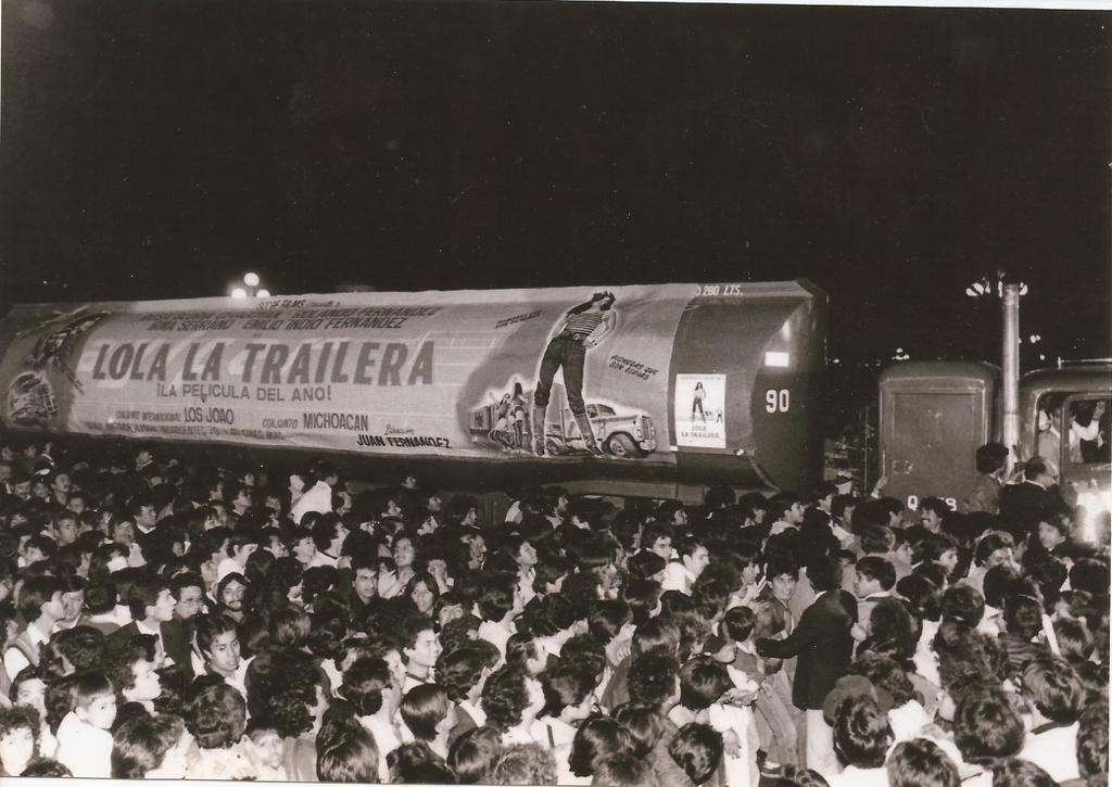 El evento publicitario también fue novedoso en aquel 1985, y la caravana de trailers atrajo a fans y curiosos (Foto: Archivo)