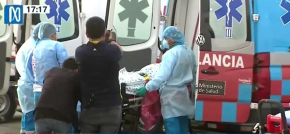 Siete pacientes en estado crítico fueron evacuados de emergencia desde Ayacucho a Lima debido a la convulsión social y el bloqueo de carreteras en el país.