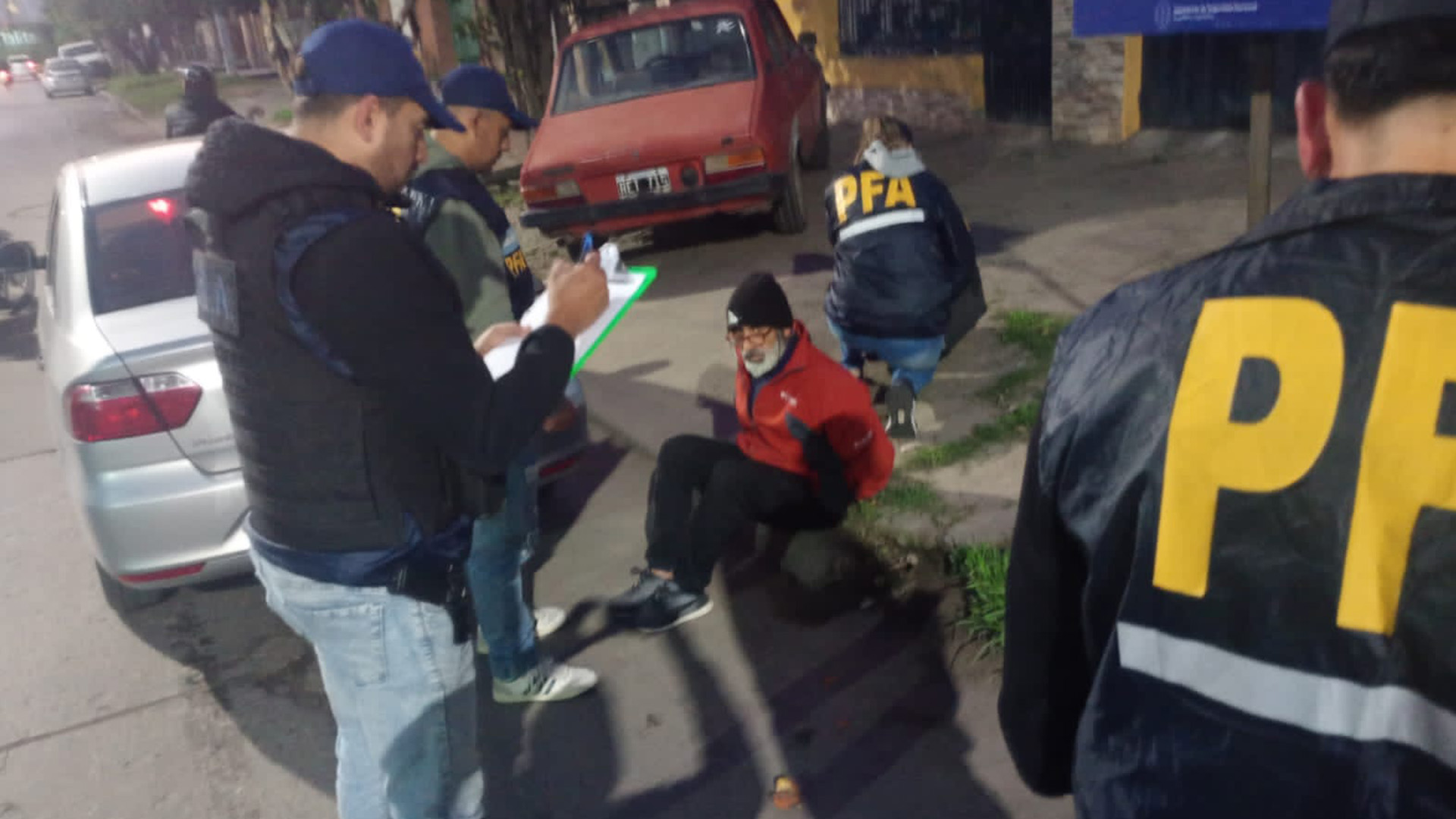 Un choque complicó el tránsito en Panamericana: hay dos heridos y una caja que podría tener material radiactivo