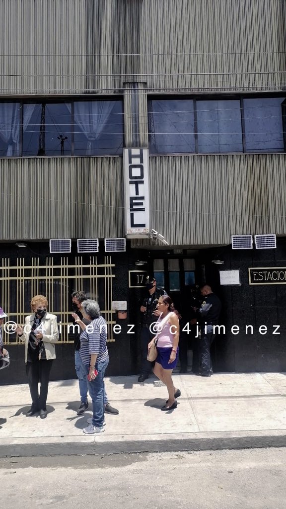 A través de sus redes sociales, el periodista Carlos Jiménez dio parte de lo acontecido en el hotel de la colonia Buenavista (Foto: Twitter / @C4jimenez)