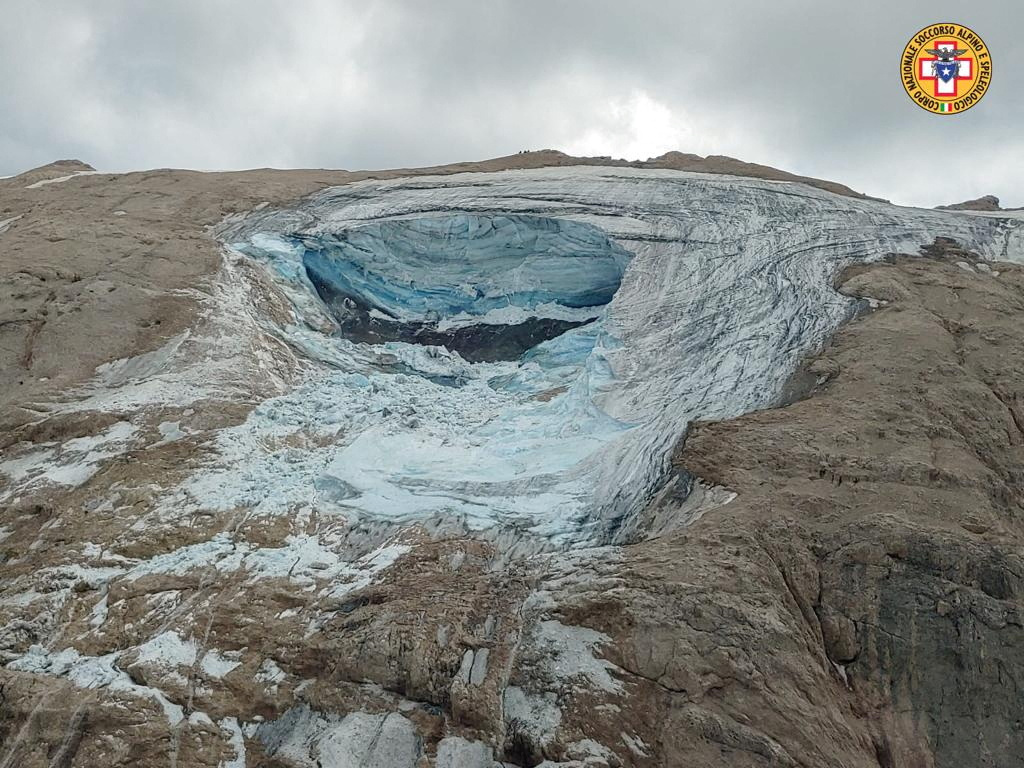 La zona desprendida del glaciar (foto: Corpo Nazionale Soccorso Alpino e Speleologico)