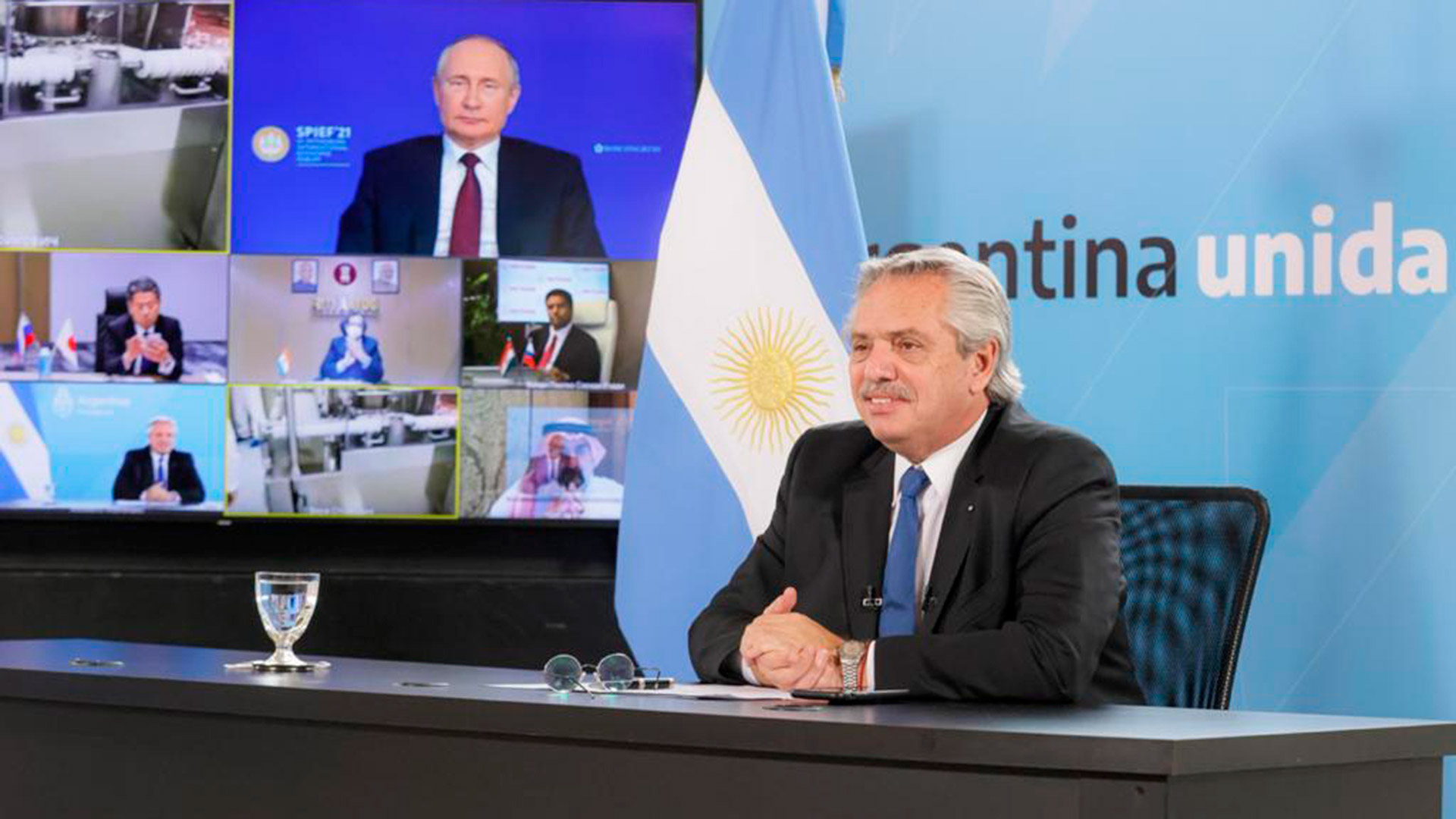 El presidente Alberto Fernández durante la videoconferencia que compartió con el mandatario ruso, Vladimir Putin