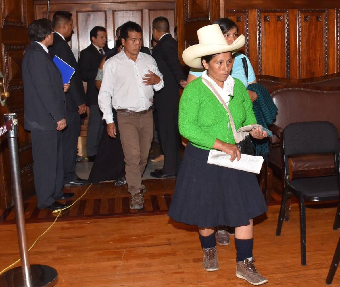 Máxima Acuña es una campesina del norte de Perú que entabló una batalla legal en torno a la propiedad de la tierra contra Yanacocha