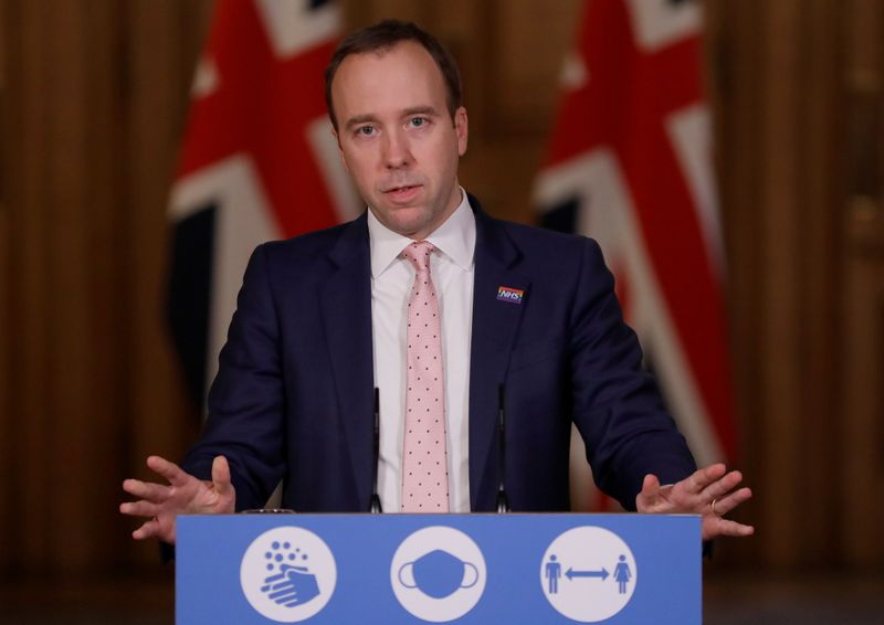 El secretario de Salud británico, Matt Hancock, habla sobre nuevas restricciones debido al brote de coronavirus en una conferencia de prensa en el 10 de Downing Street (Kirsty Wigglesworth/Pool vía REUTERS)